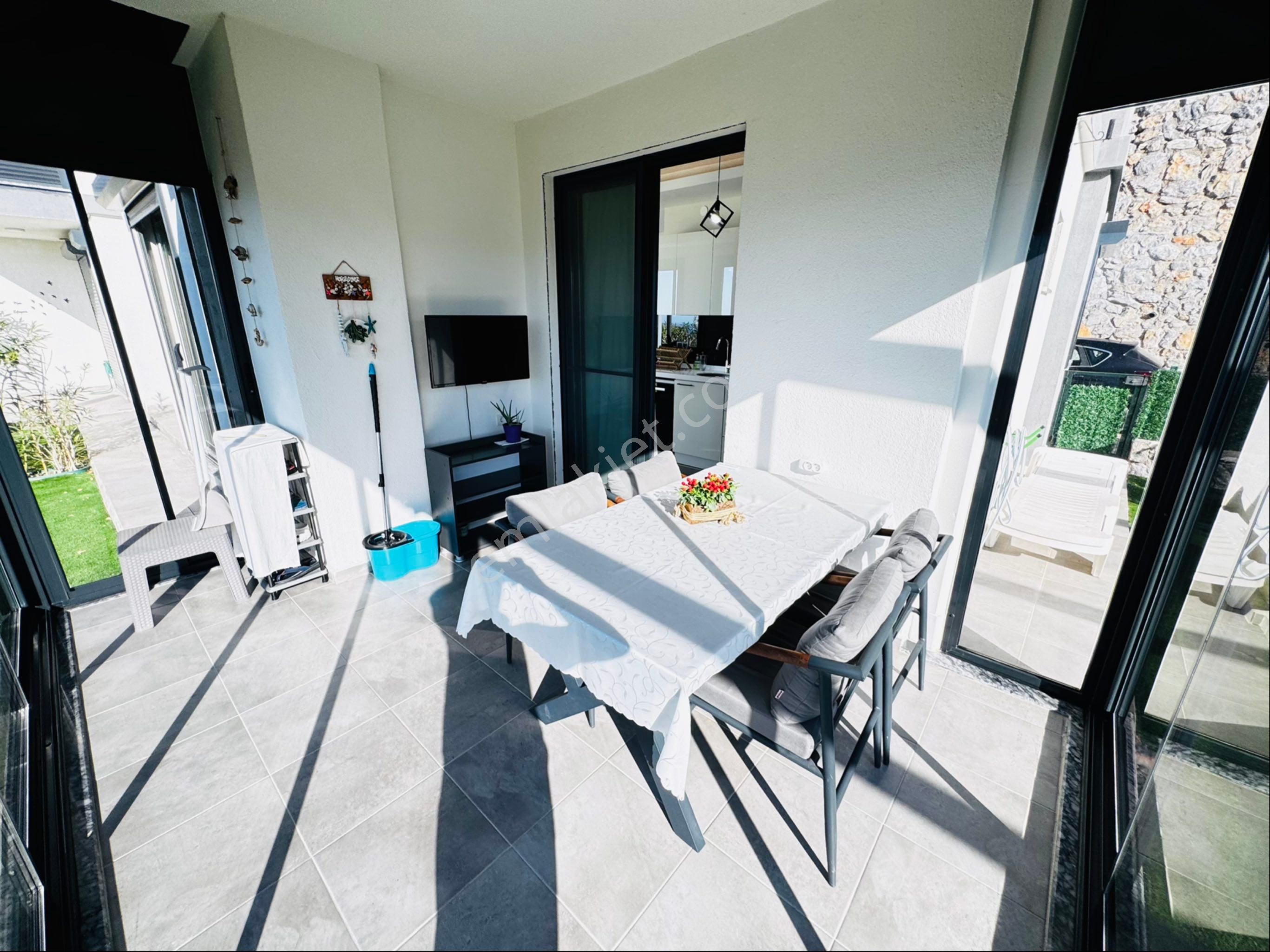 Akbük’te Köşe Bahçe Katı 2+1 – Havuz & Deniz Manzaralı – Eşyalı Satılık - Görsel 12