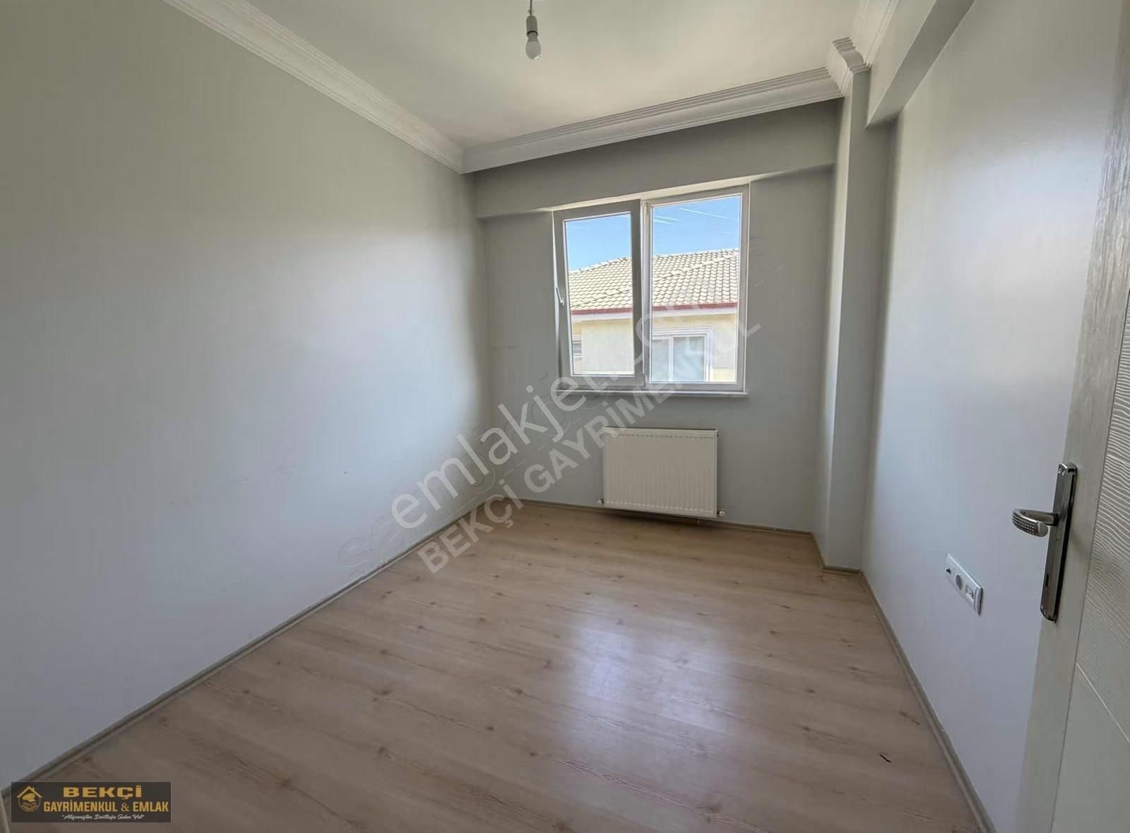 Cumhuriyet Mahallesi Kavallar Caddesi 2+1 Satılık Daire - Görsel 2