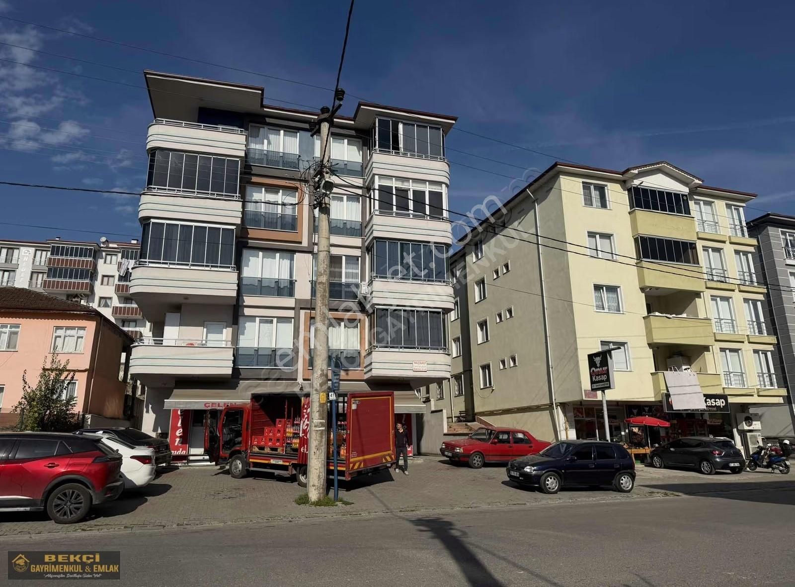 Cumhuriyet Mahallesi Kavallar Caddesi 2+1 Satılık Daire