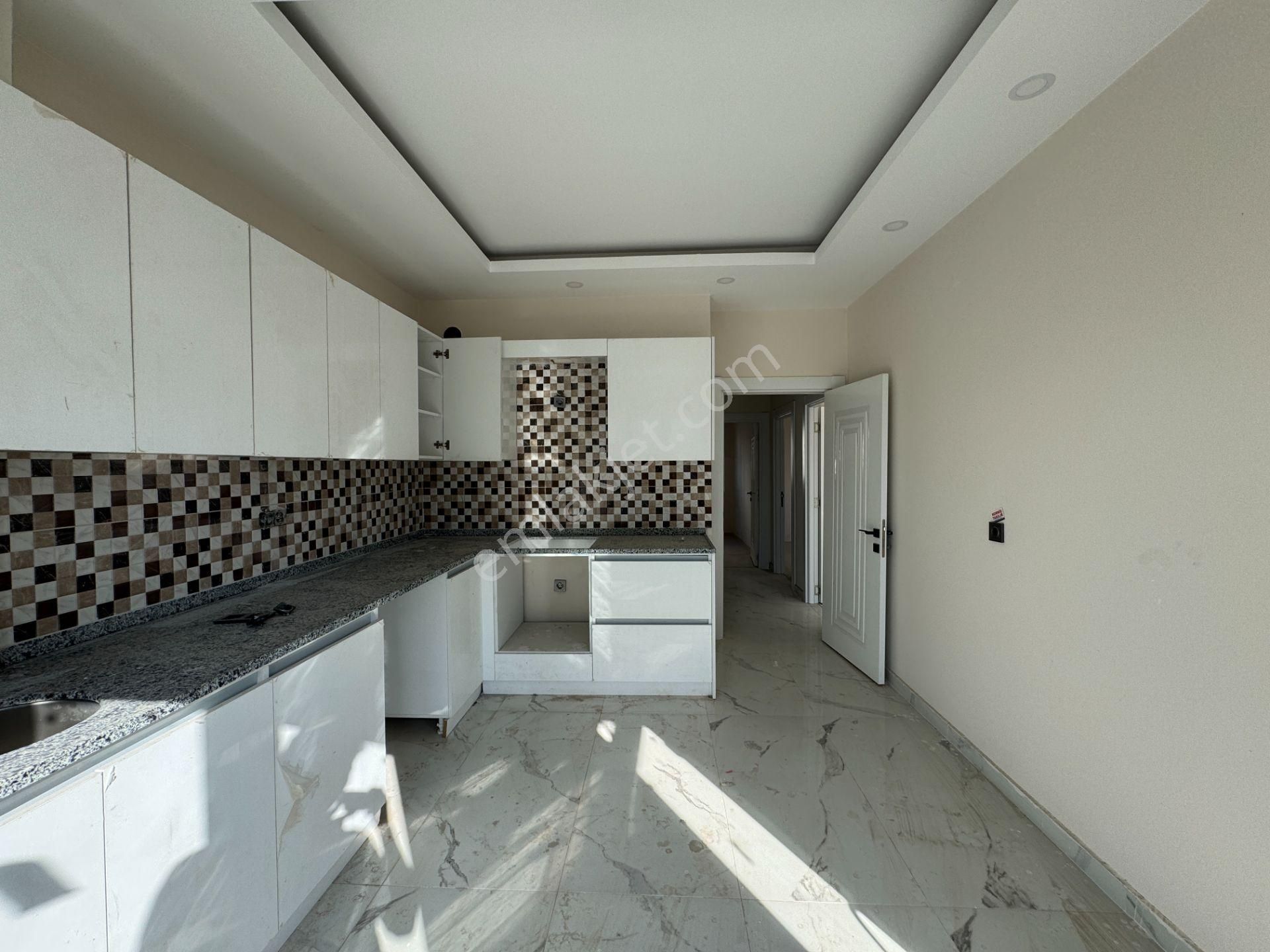 Göksuda Havuzlu Site İçinde Ebv.banyolu Geniş 2+1 Fırsat Daire - Görsel 2