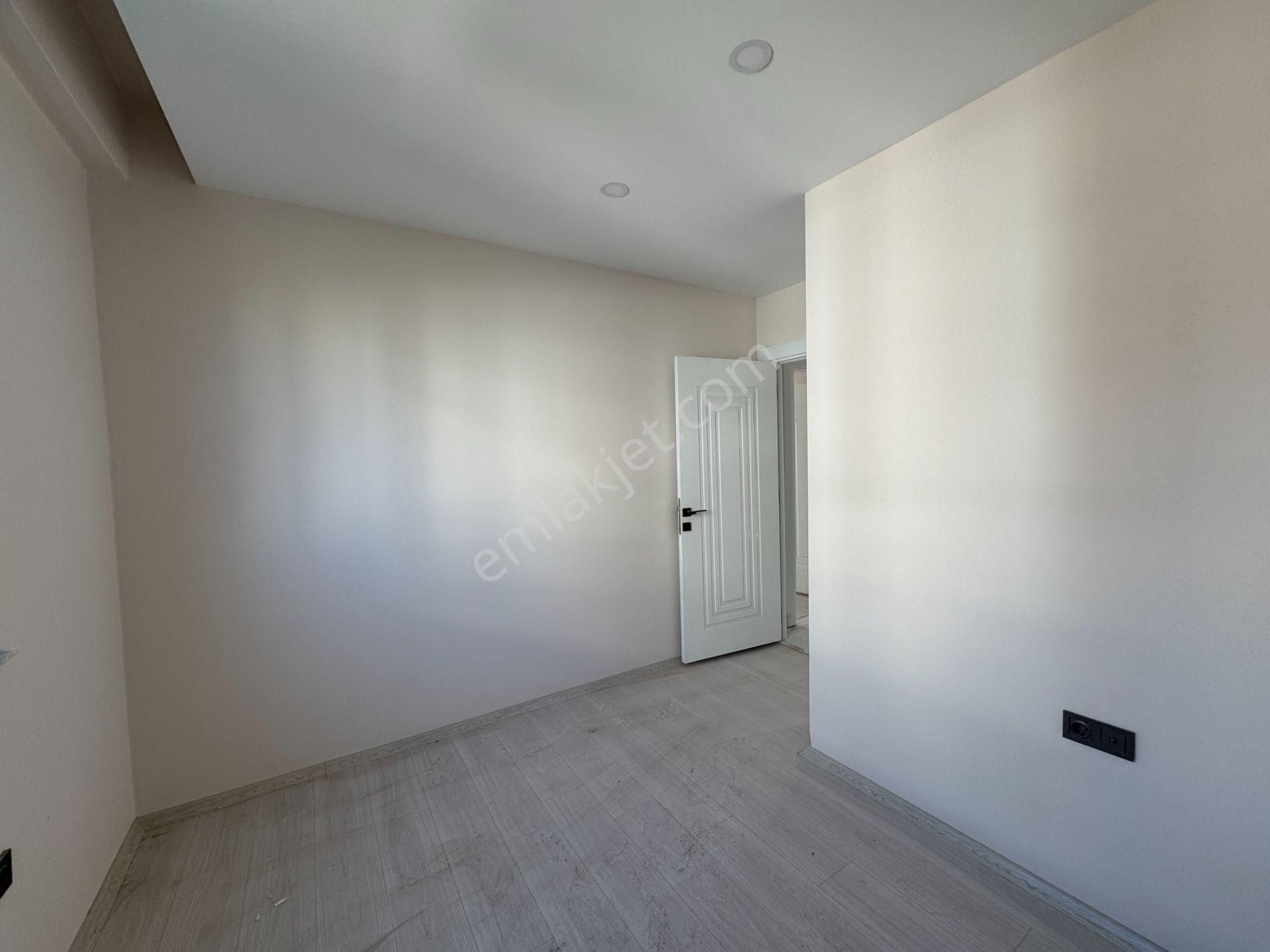 Göksuda Havuzlu Site İçinde Ebv.banyolu Geniş 2+1 Fırsat Daire - Görsel 22