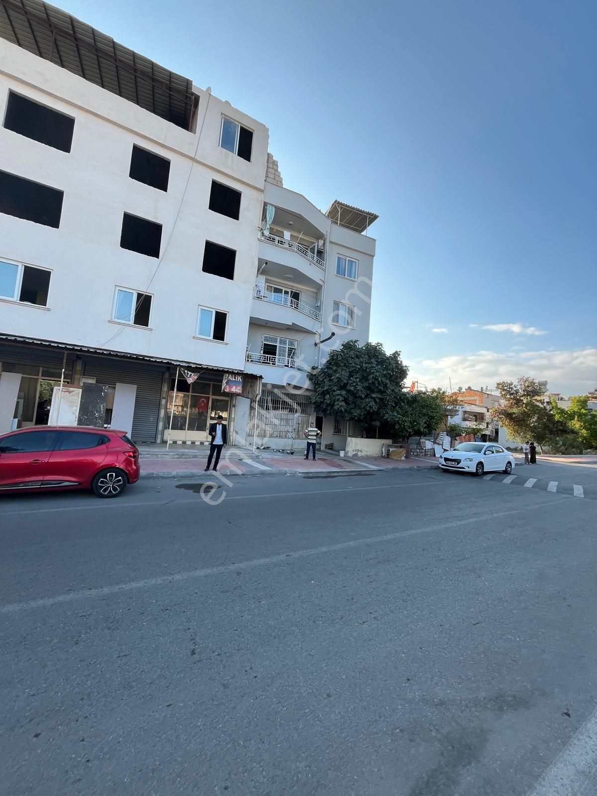 Ergünden Cumhuriyette Komple Satılık 4 Dükkan 6 Dairelik Fırsat - Görsel 3
