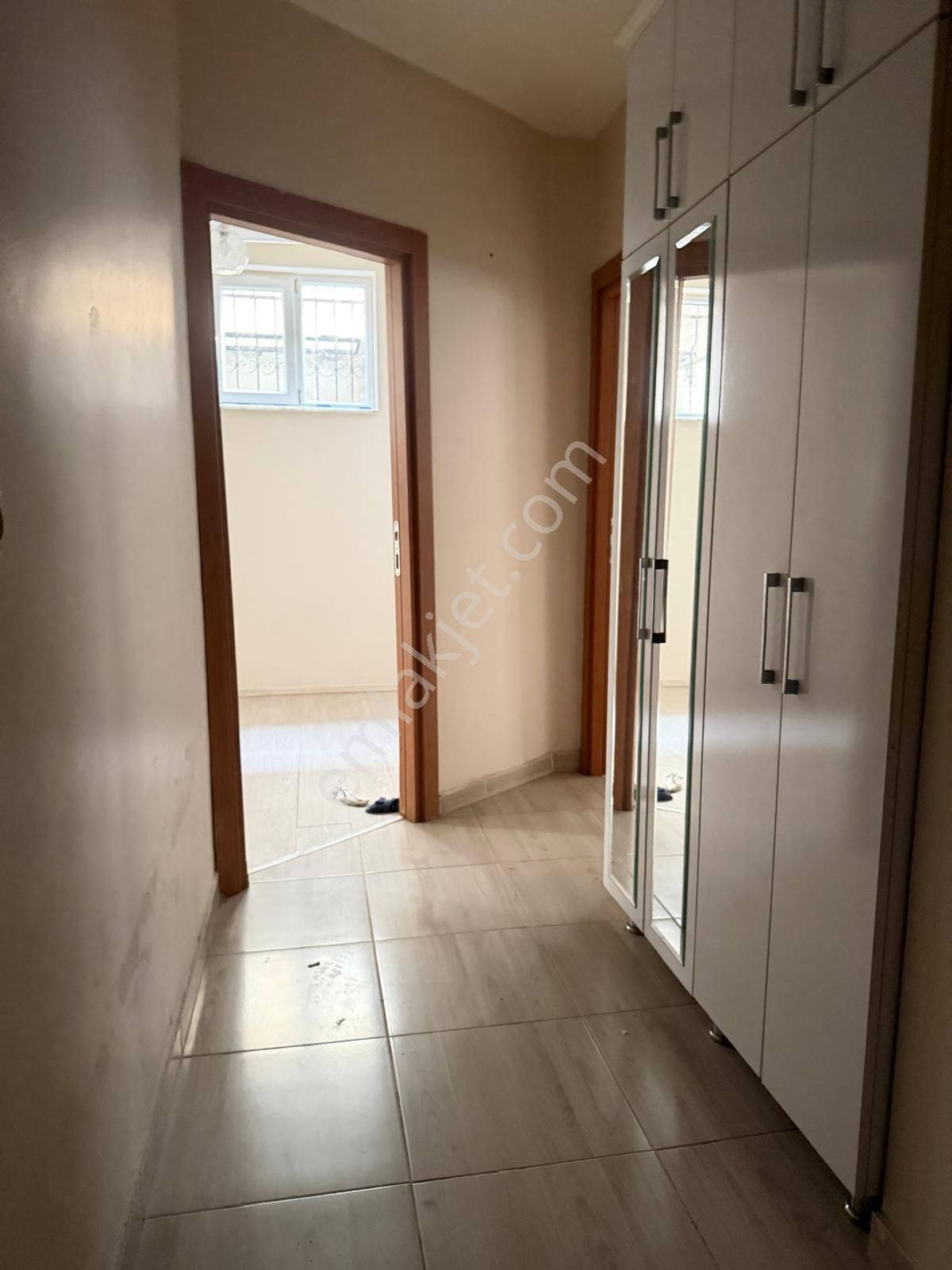 Sultaniye Mahallesinde 1+1 Kiralık Daire - Görsel 10