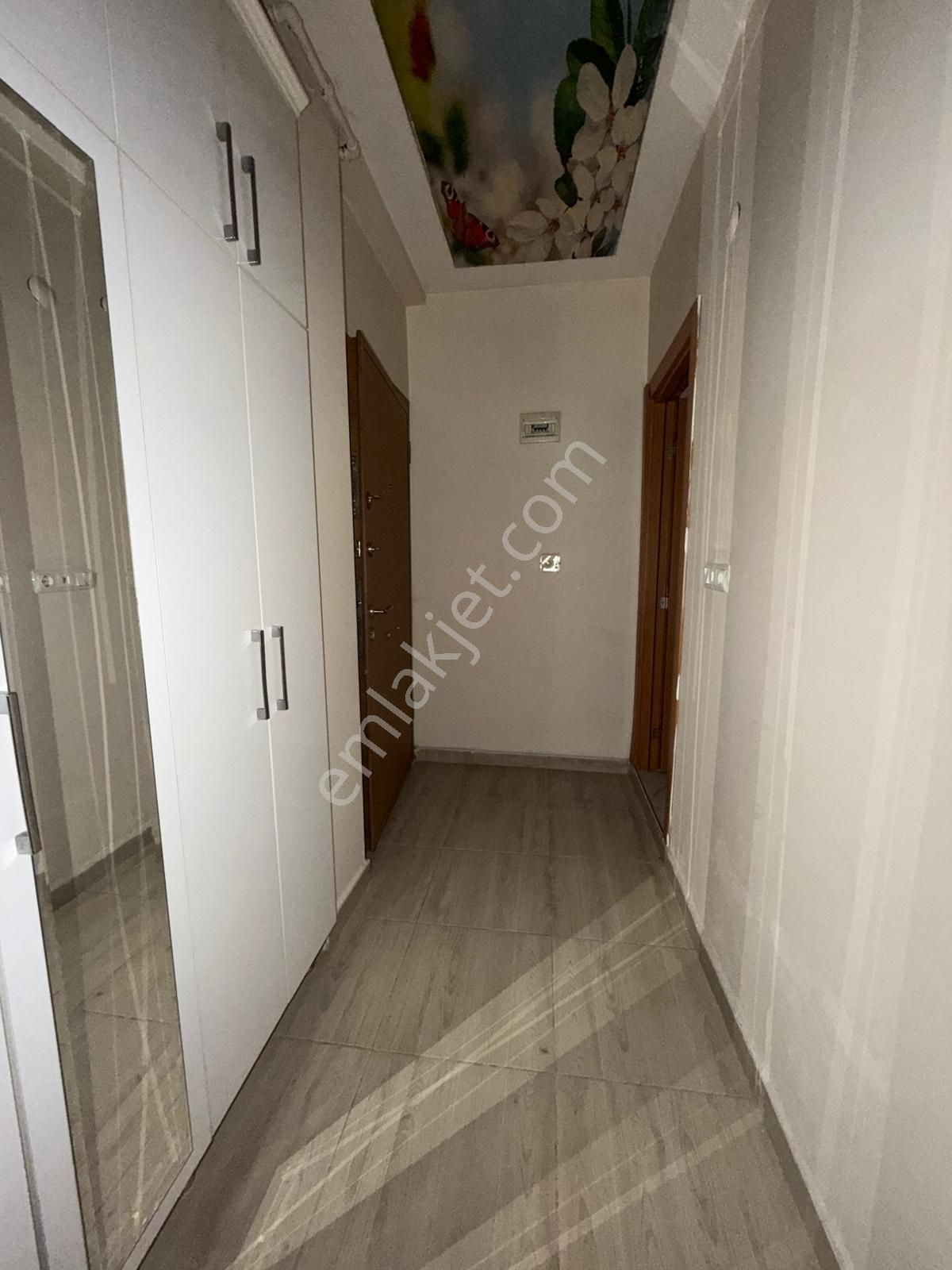 Sultaniye Mahallesinde 1+1 Kiralık Daire - Görsel 11