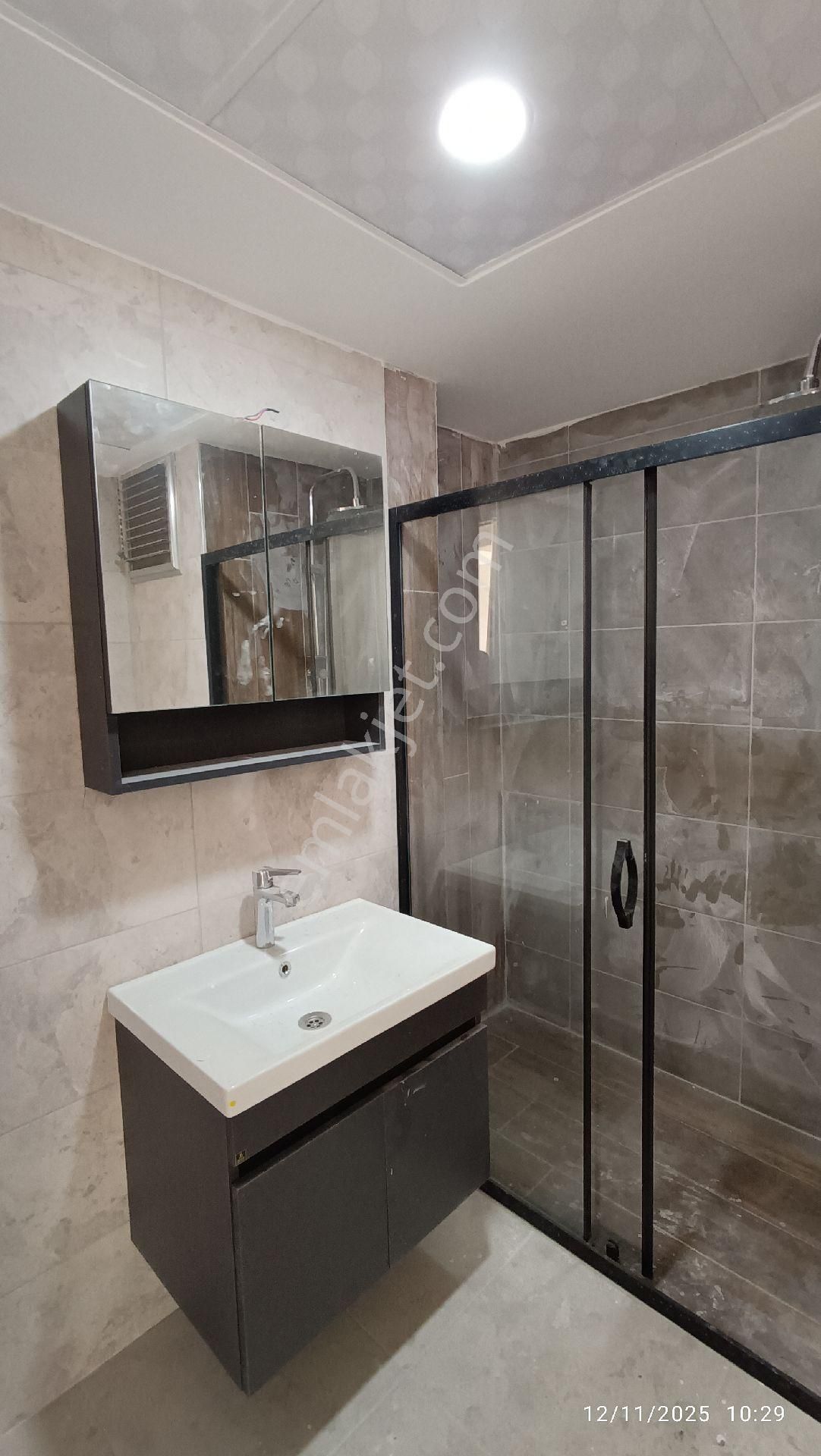 Truvadan Körfezde Mükemmel Konumda Satılık İskanlı Geniş 1+1 - Görsel 15