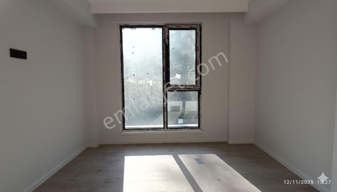 Truvadan Körfezde Mükemmel Konumda Satılık İskanlı Geniş 1+1 - Görsel 3