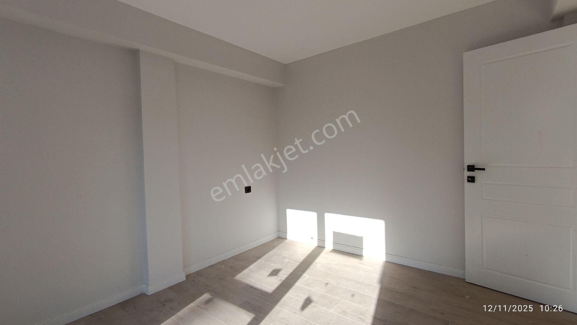 Truvadan Körfezde Mükemmel Konumda Satılık İskanlı Geniş 1+1 - Görsel 11