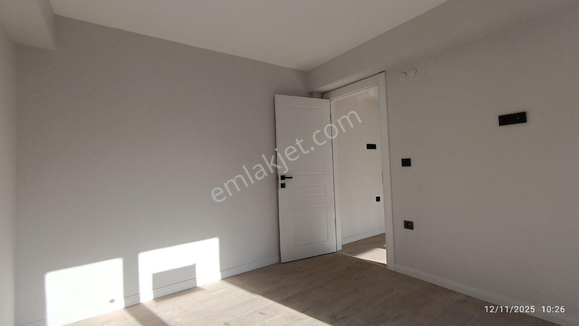 Truvadan Körfezde Mükemmel Konumda Satılık İskanlı Geniş 1+1 - Görsel 10