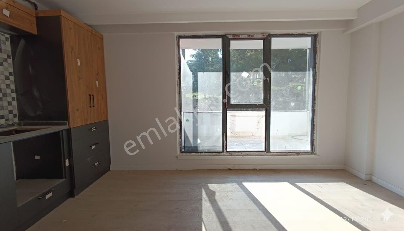 Truvadan Körfezde Mükemmel Konumda Satılık İskanlı Geniş 1+1 - Görsel 4