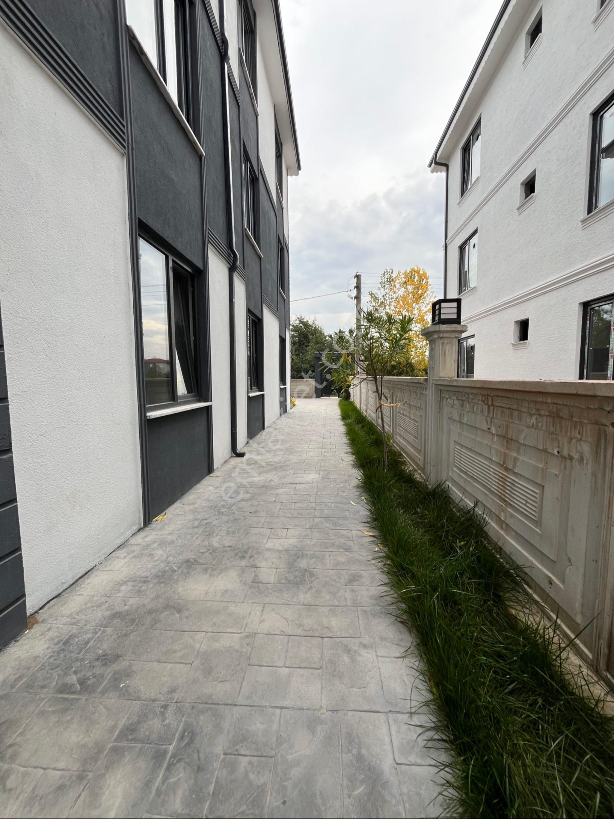 Sakarya Karasuda Cnrgayrimenkulenden Havuzlu Müstakil Bina - Görsel 4
