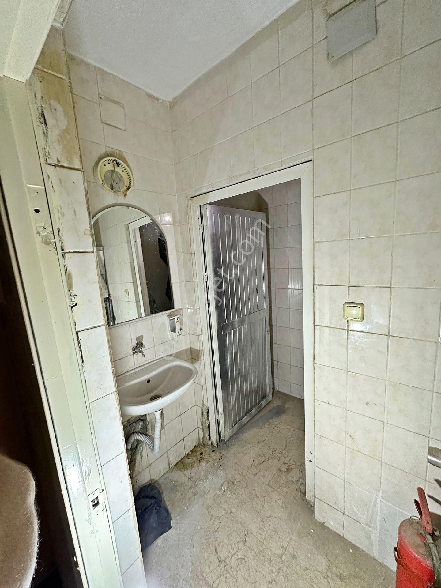 Gayrettepe Zorlu Center Yanı Satılık İşyeri Ofis 4+1 İskanlı Krediye Uygun Cadde Üzeri - Görsel 34
