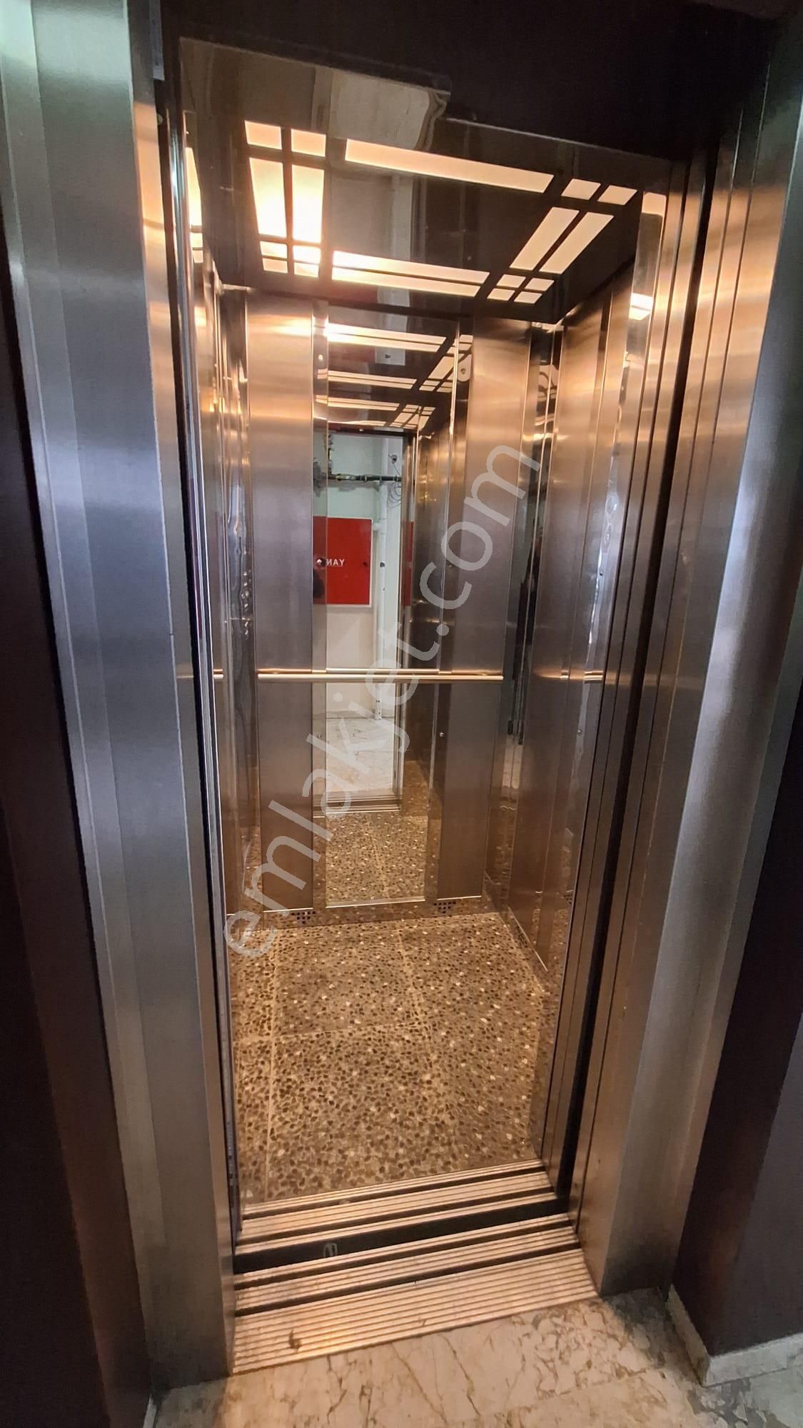 Gayrettepe Zorlu Center Yanı Satılık İşyeri Ofis 4+1 İskanlı Krediye Uygun Cadde Üzeri - Görsel 6