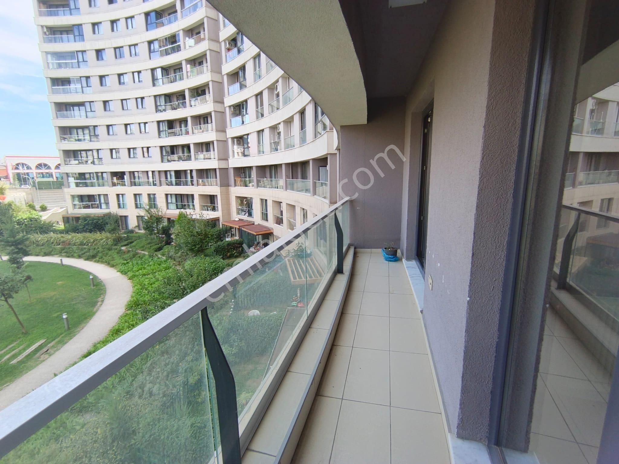 Seeworld Sinpaş Liva Turkuaz Boş 1+1 Balkon Site İçi 75m2 Liva