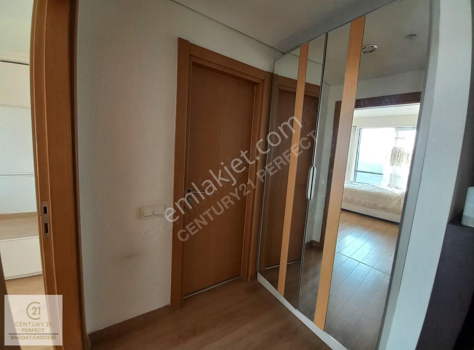 5 Levent Torunlarda Satılık 1+1 Havuz Manzaralı Boş Eşyalı Daire - Görsel 4