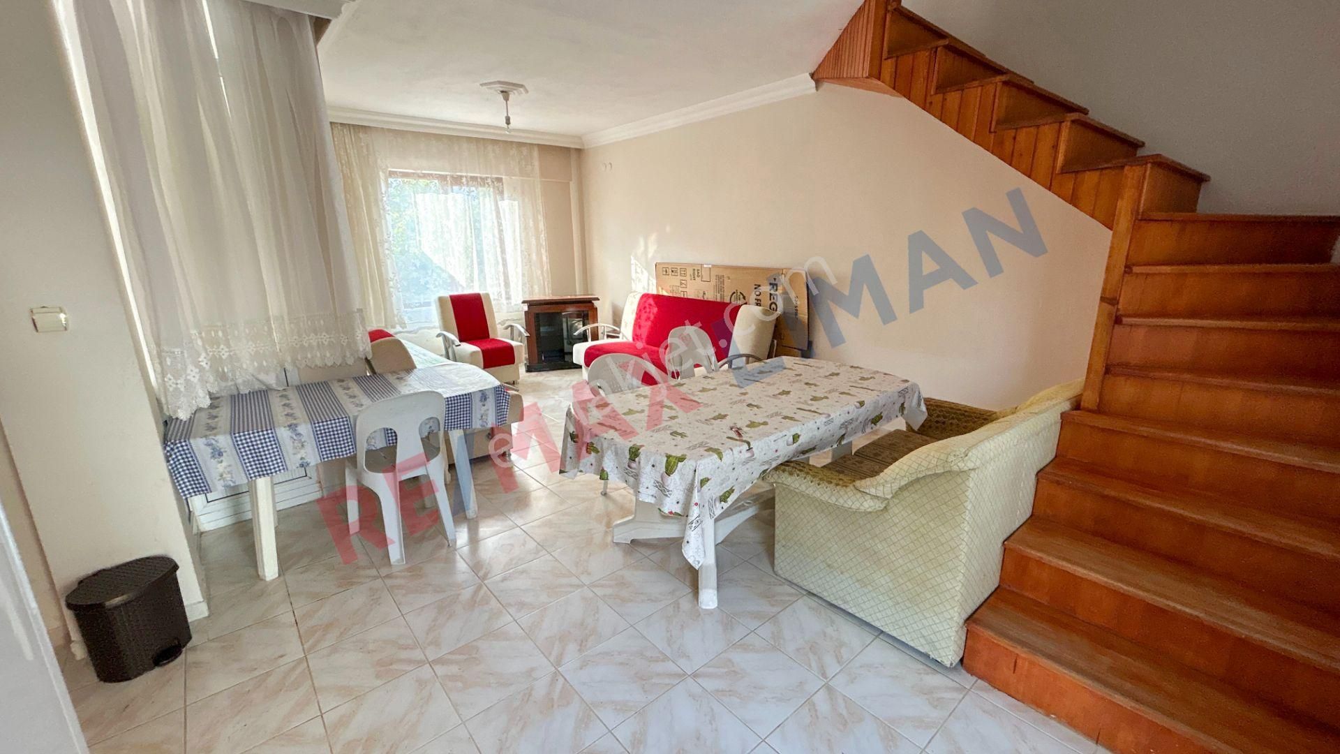 Güre'de Havuzlu Site İçerisinde Geniş Bahçeli Satılık Villa - Görsel 4