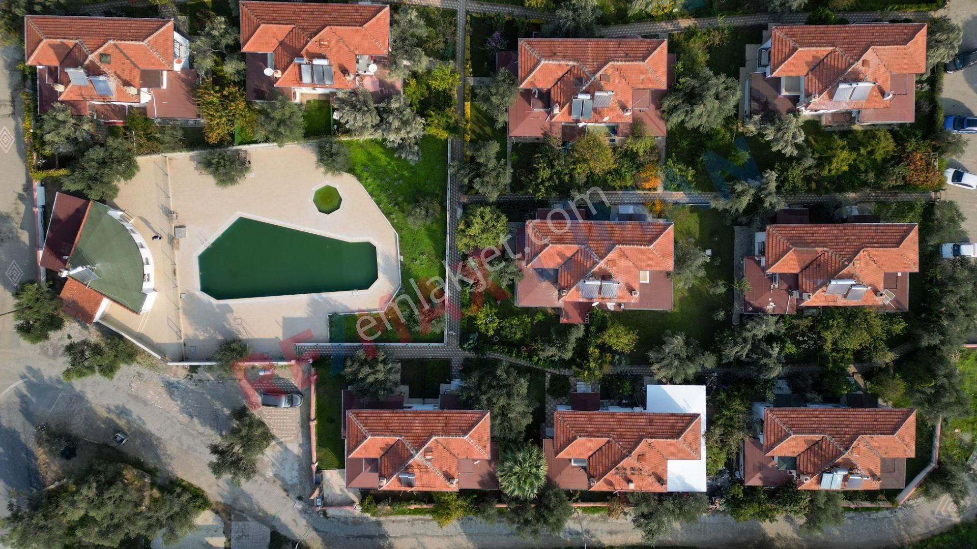 Güre'de Havuzlu Site İçerisinde Geniş Bahçeli Satılık Villa - Görsel 25