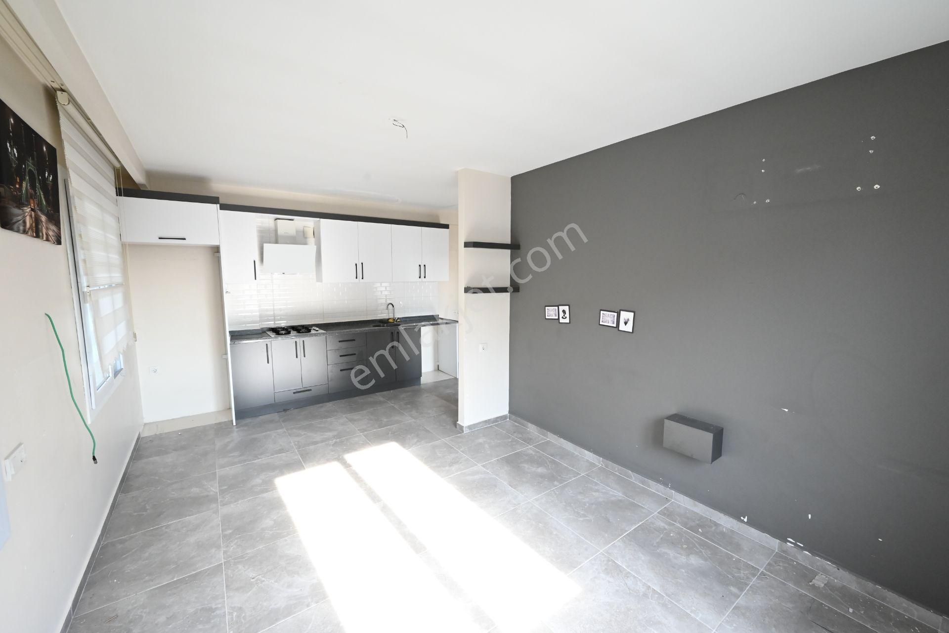 Üstünkent Emlak'tan Çiftlikköyde 1+1 Eşyasız Kiralık Daire
