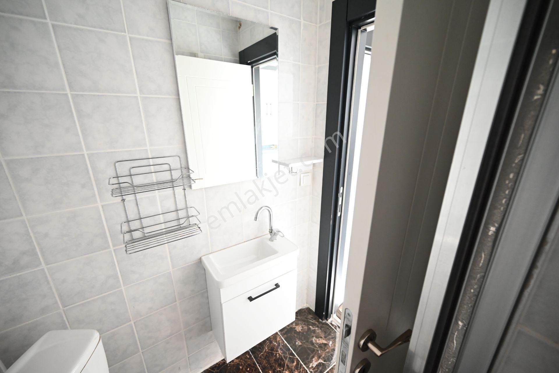Üstünkent Emlak'tan Çiftlikköyde 1+1 Eşyasız Kiralık Daire - Görsel 36