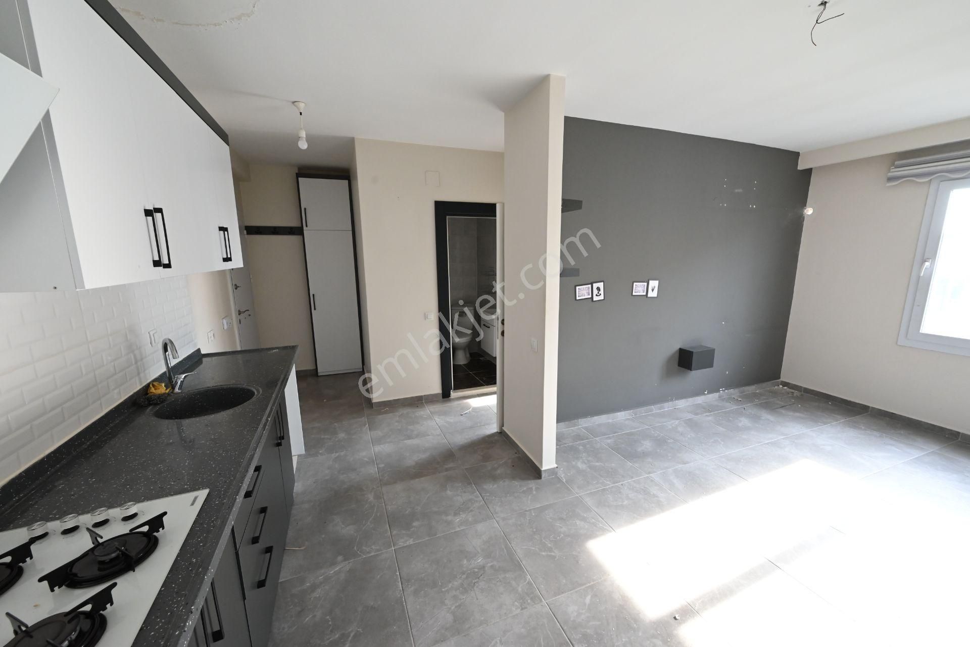Üstünkent Emlak'tan Çiftlikköyde 1+1 Eşyasız Kiralık Daire - Görsel 16