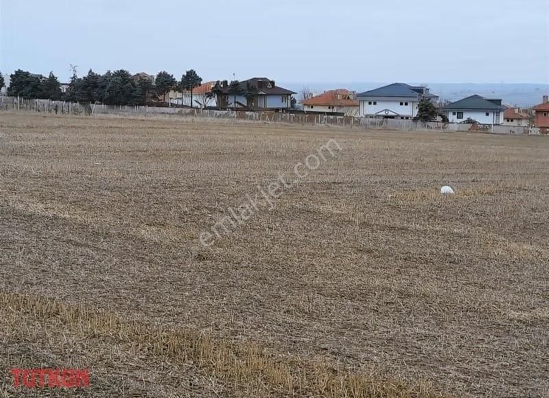 Göl Manzaralı 251m Yatırımlık Arsa Tapulu - Görsel 8