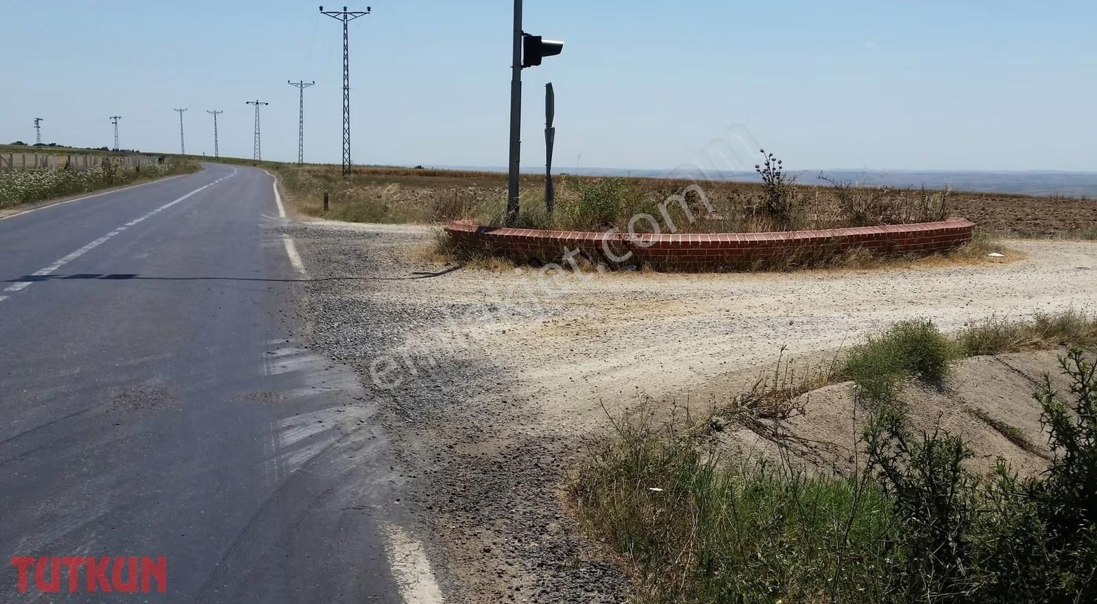 Göl Manzaralı 251m Yatırımlık Arsa Tapulu - Görsel 7