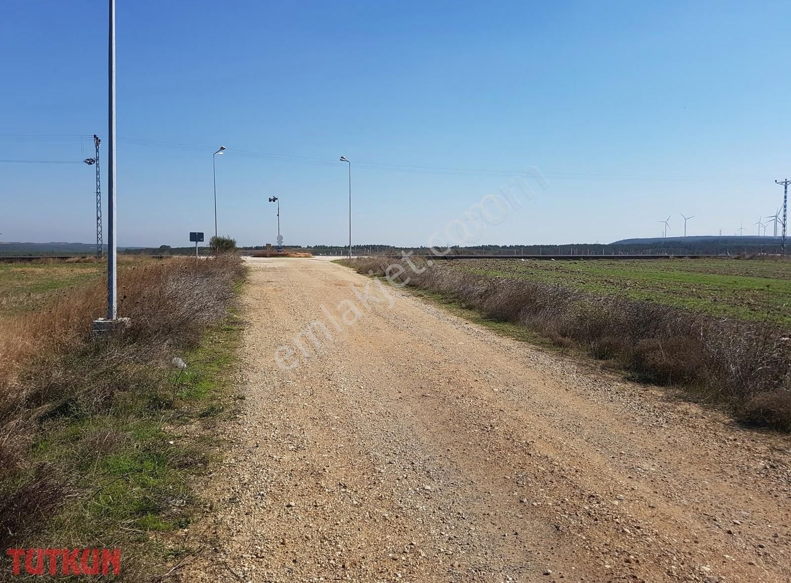 Göl Manzaralı 251m Yatırımlık Arsa Tapulu - Görsel 17