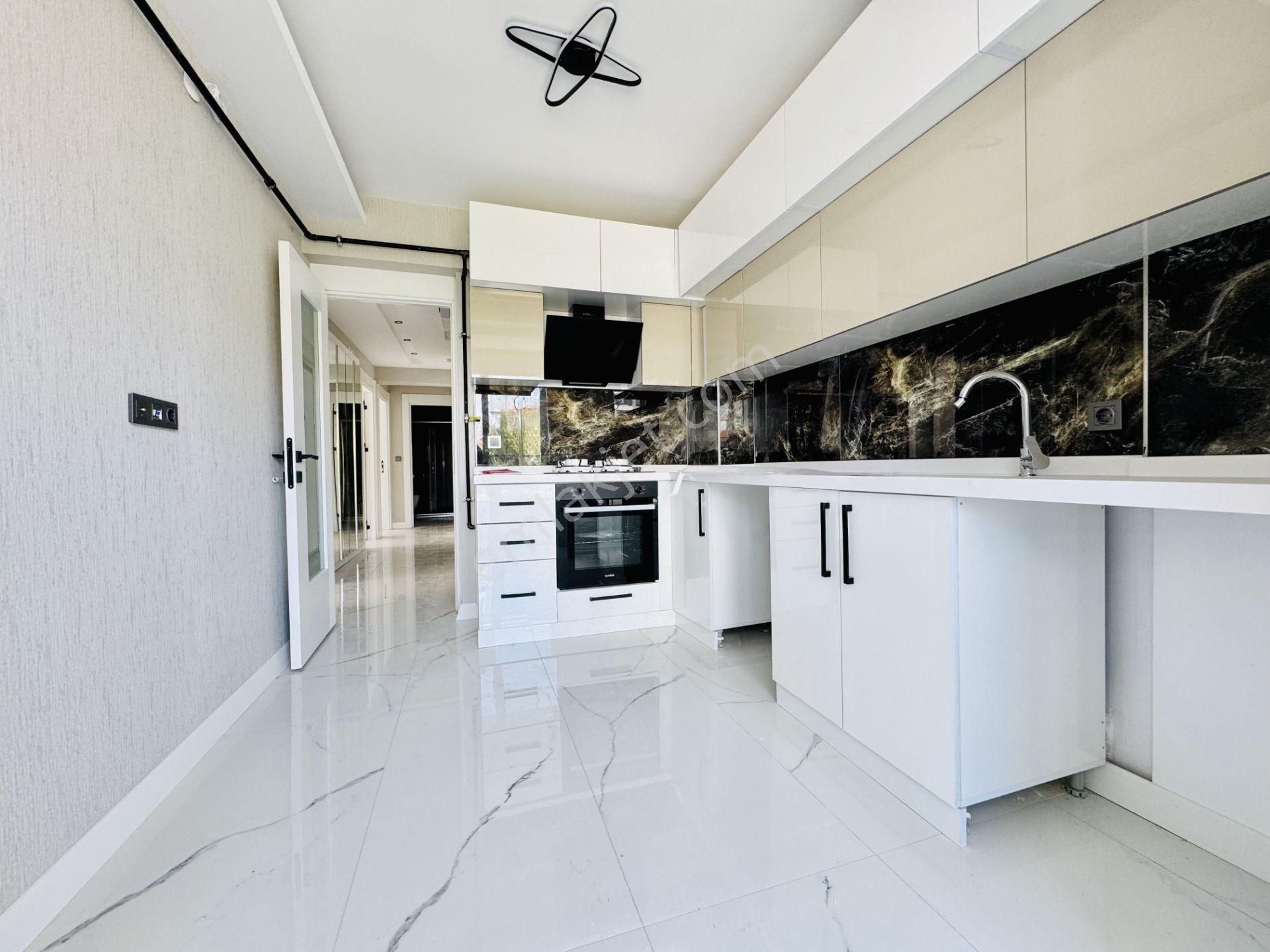 Çiftçioğullarından Azmi Ertuğrul Yakını Sıfır Y.ısıtma Lüx 2+1 - Görsel 6