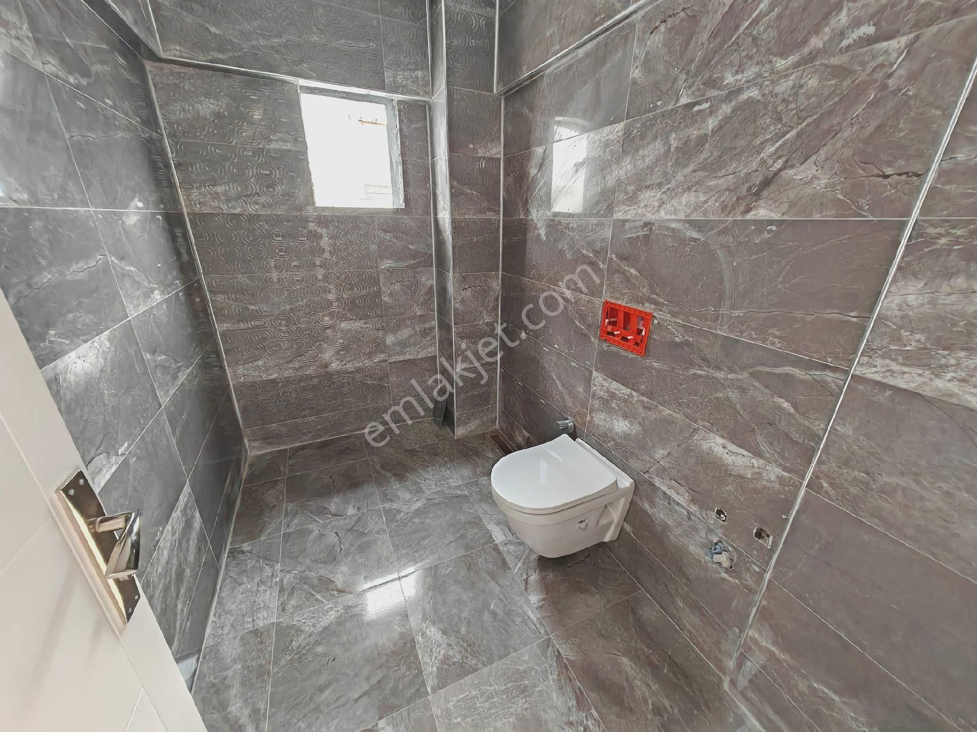 Kuşadası Soğucakta Deniz Manzaralı Havuzlu Sitede Bakımlı 4+1 Triplex Villa - Görsel 17