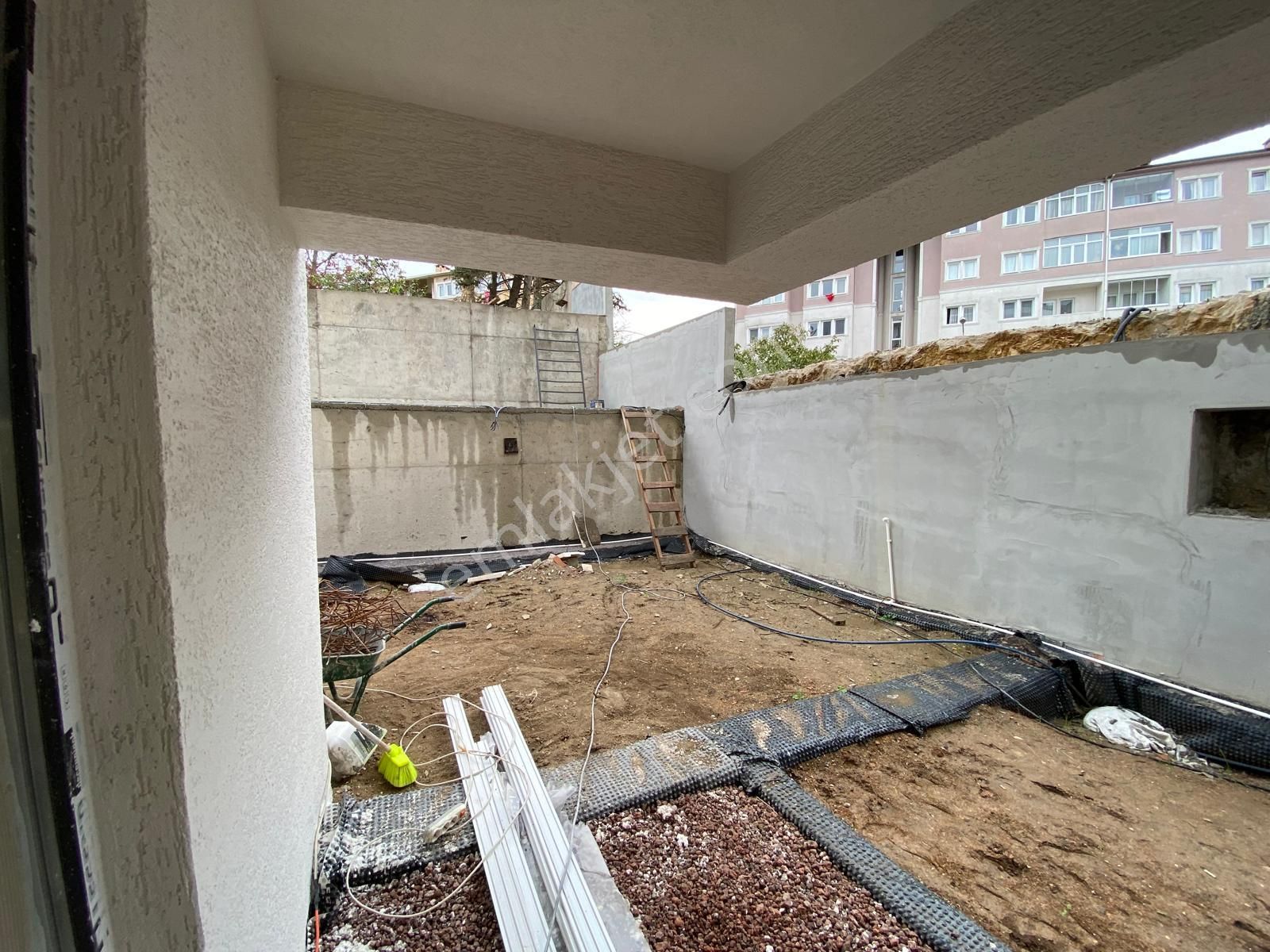 Üsküdar Bahçelievler De Full Eşyalı 1+1 Kiralık Bahçe Katı - Görsel 16