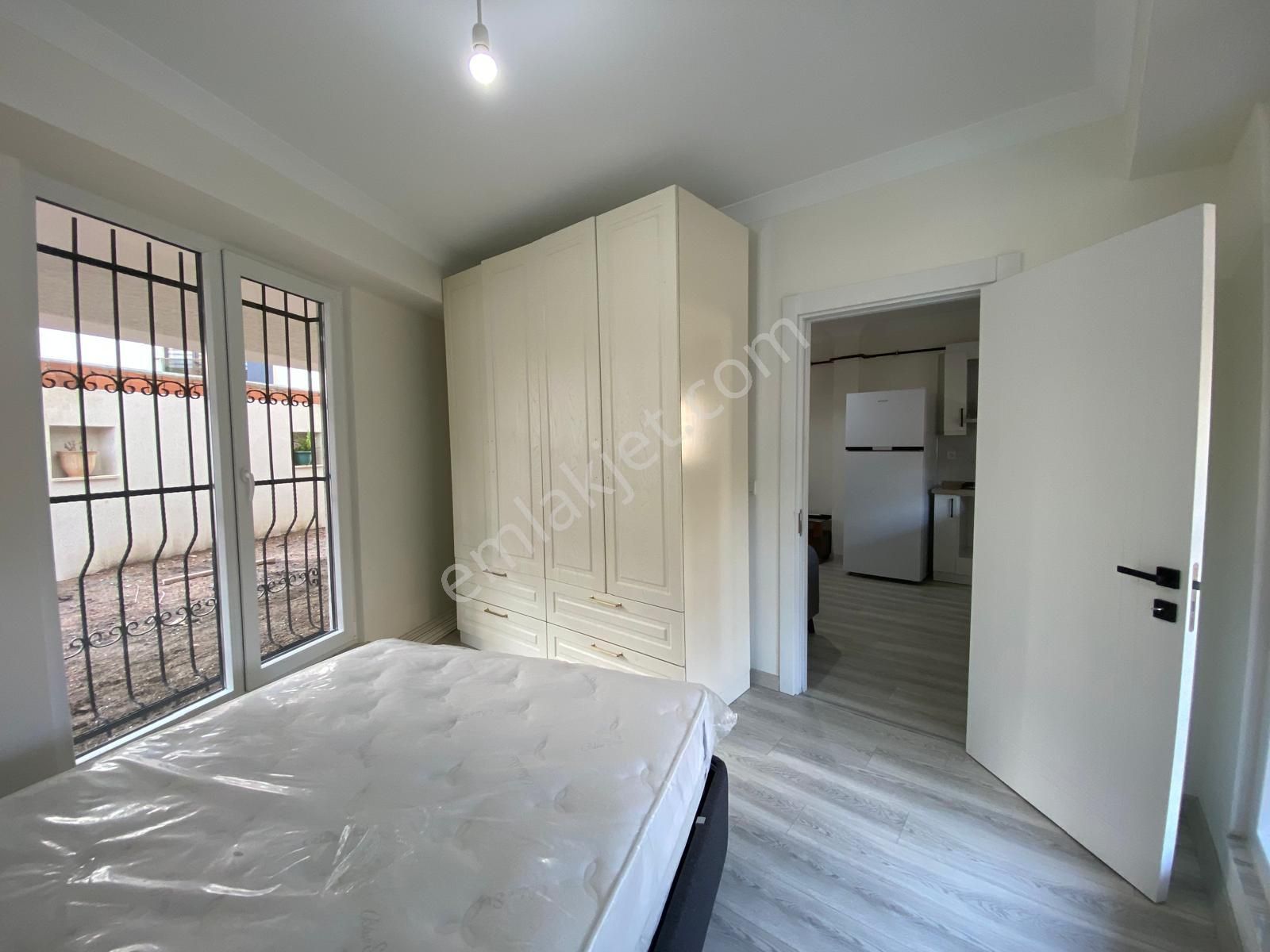 Üsküdar Bahçelievler De Full Eşyalı 1+1 Kiralık Bahçe Katı - Görsel 10