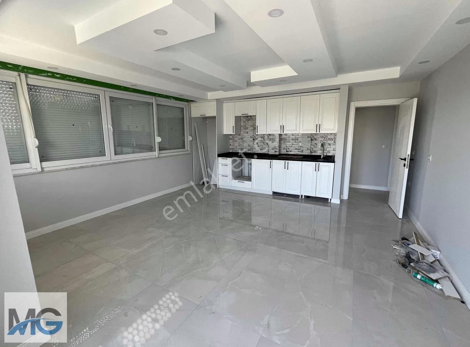 Side De Satılık Geniş Havuzlu 1+1 - Görsel 4