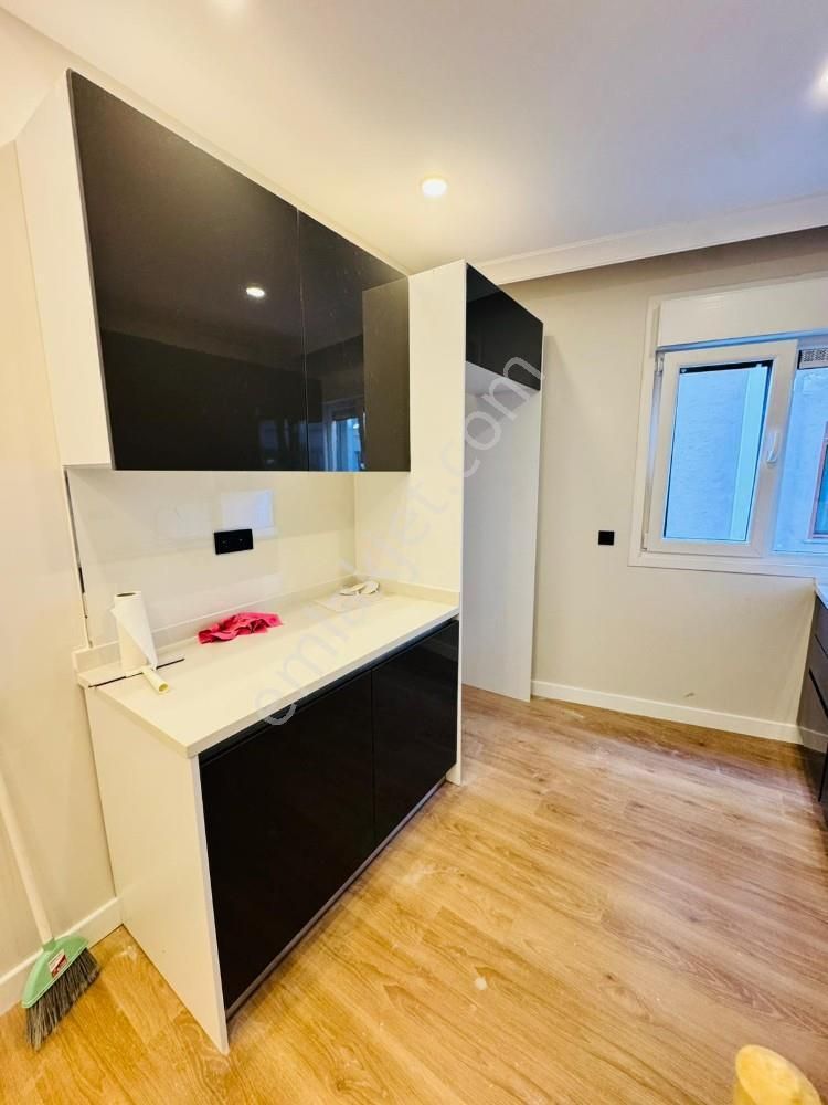 █ Konfor █ Altıntepe Minibüse 200 Mt Ön Cephe Ayrı Mutfaklı 3+1 - Görsel 18