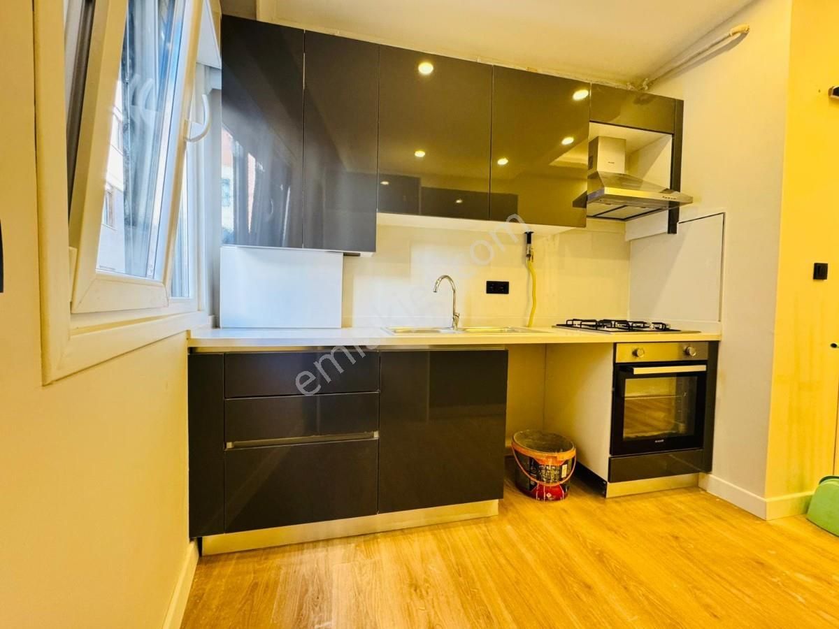 █ Konfor █ Altıntepe Minibüse 200 Mt Ön Cephe Ayrı Mutfaklı 3+1 - Görsel 15