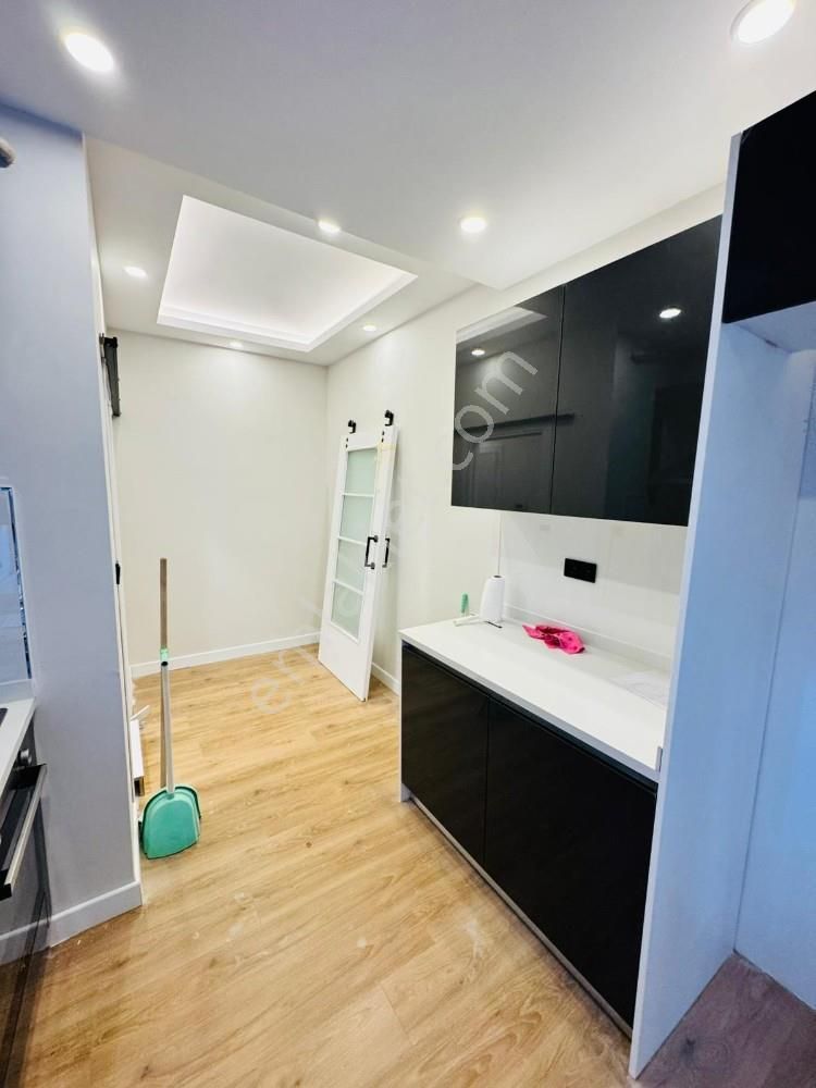 █ Konfor █ Altıntepe Minibüse 200 Mt Ön Cephe Ayrı Mutfaklı 3+1 - Görsel 17