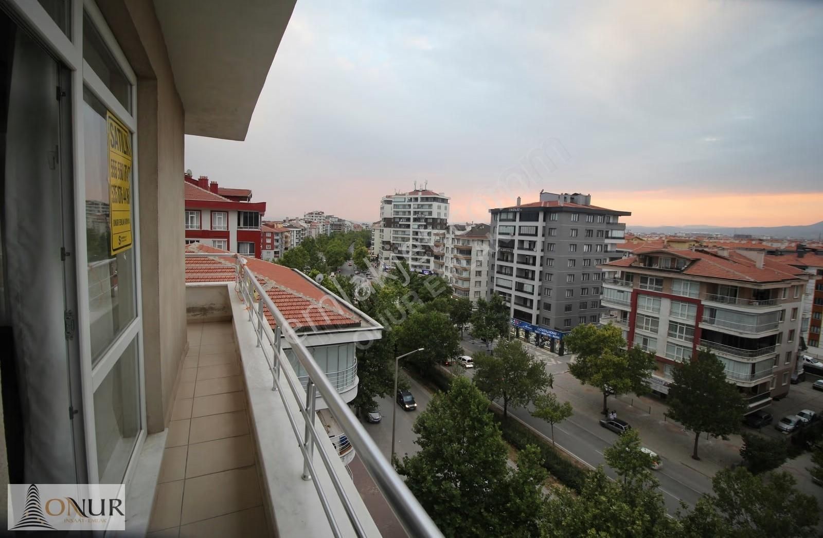 Onur Emlak Akabe Mah.fetih Cad. Ara Kat 3+1 Satılık Geniş Daire - Görsel 2