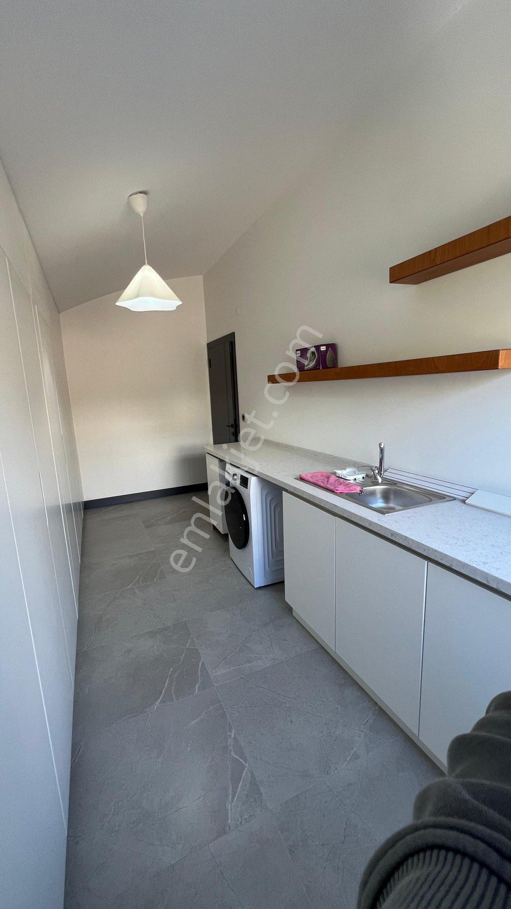 Deniz Manzaralı Eşyalı Satılık Villa - Görsel 18