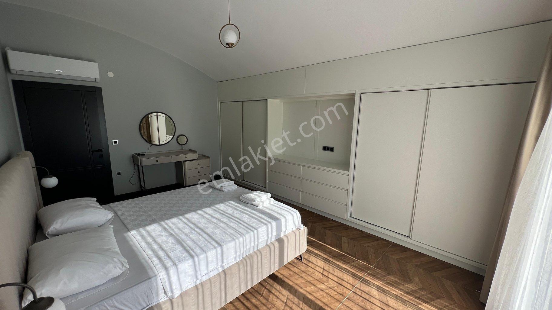 Deniz Manzaralı Eşyalı Satılık Villa - Görsel 20