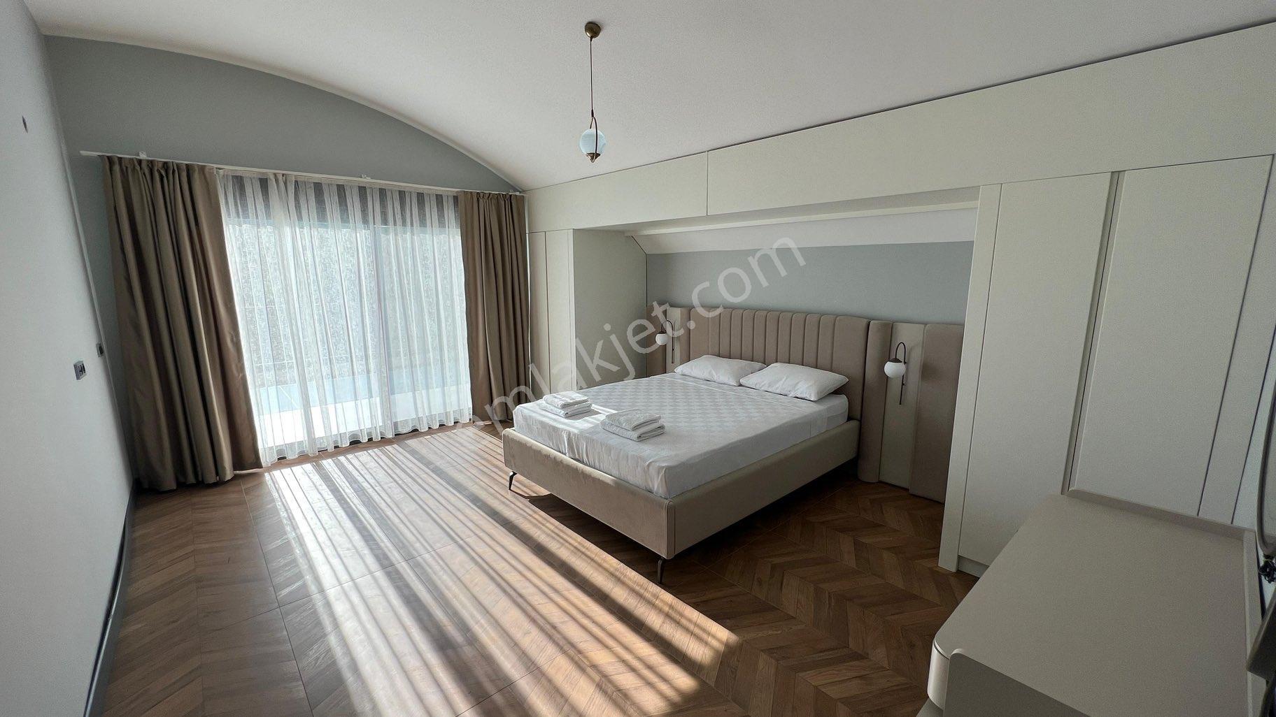 Deniz Manzaralı Eşyalı Satılık Villa - Görsel 23