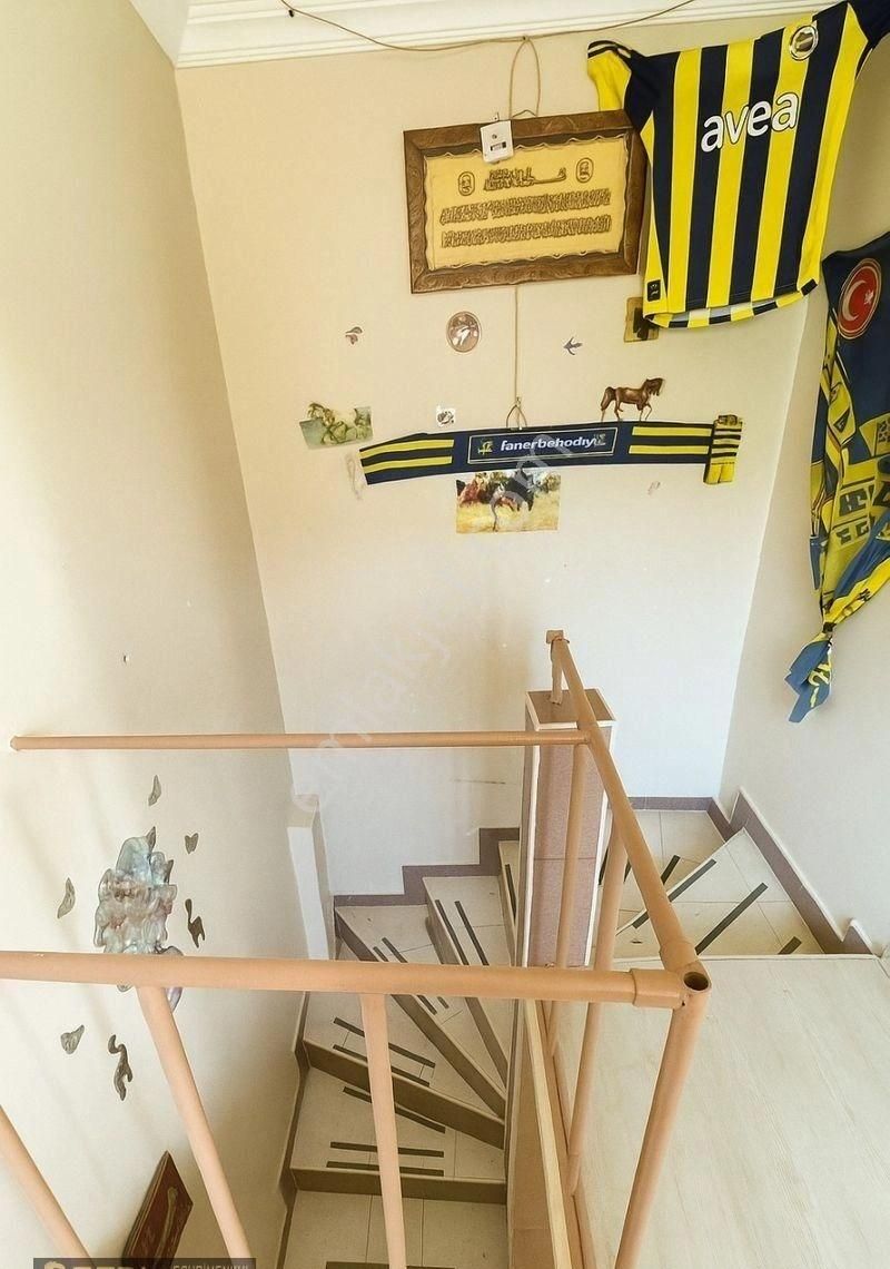 🏡 Real'den Çınarlı Mahallesi’nde Merkezi Konumda, Bahçeli 2 Katlı Müstakil Ev! - Görsel 2