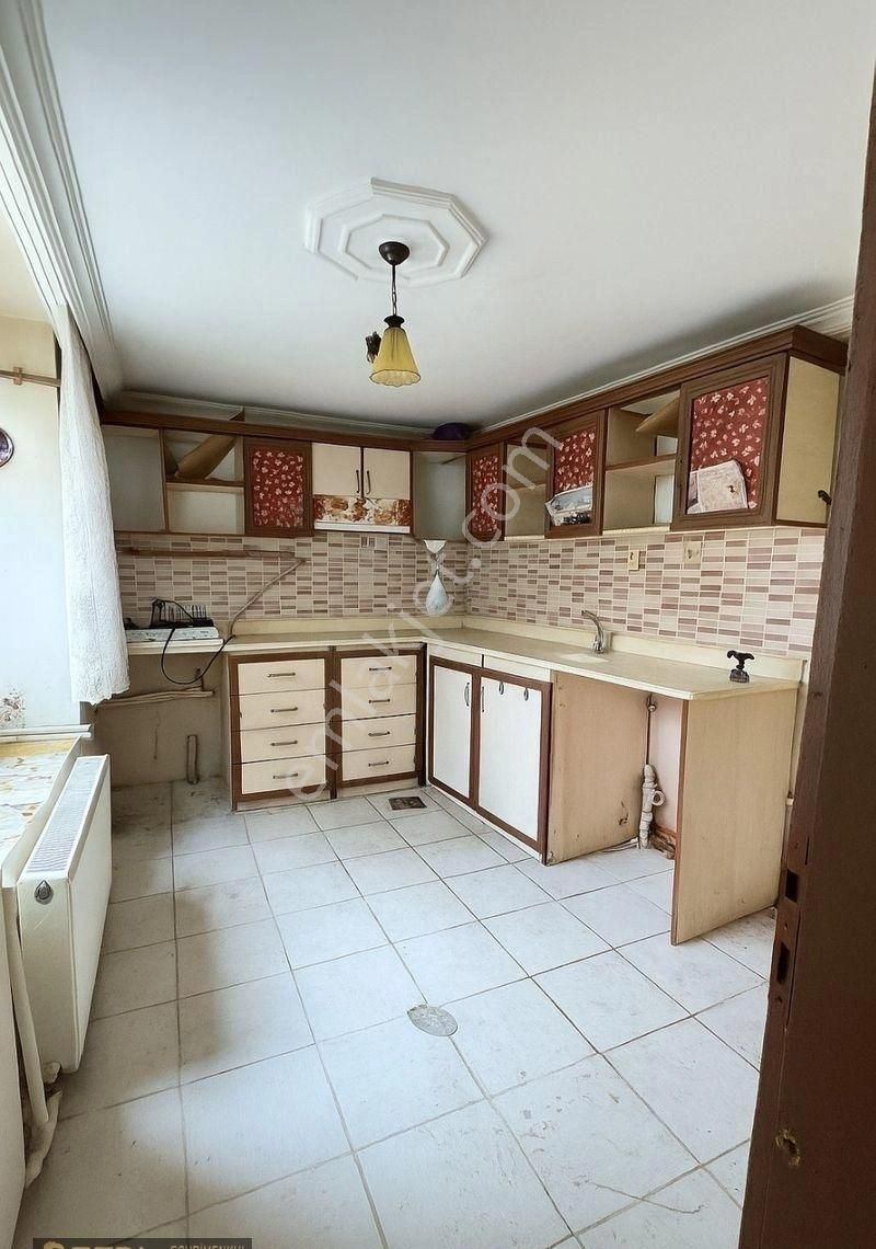 🏡 Real'den Çınarlı Mahallesi’nde Merkezi Konumda, Bahçeli 2 Katlı Müstakil Ev! - Görsel 3