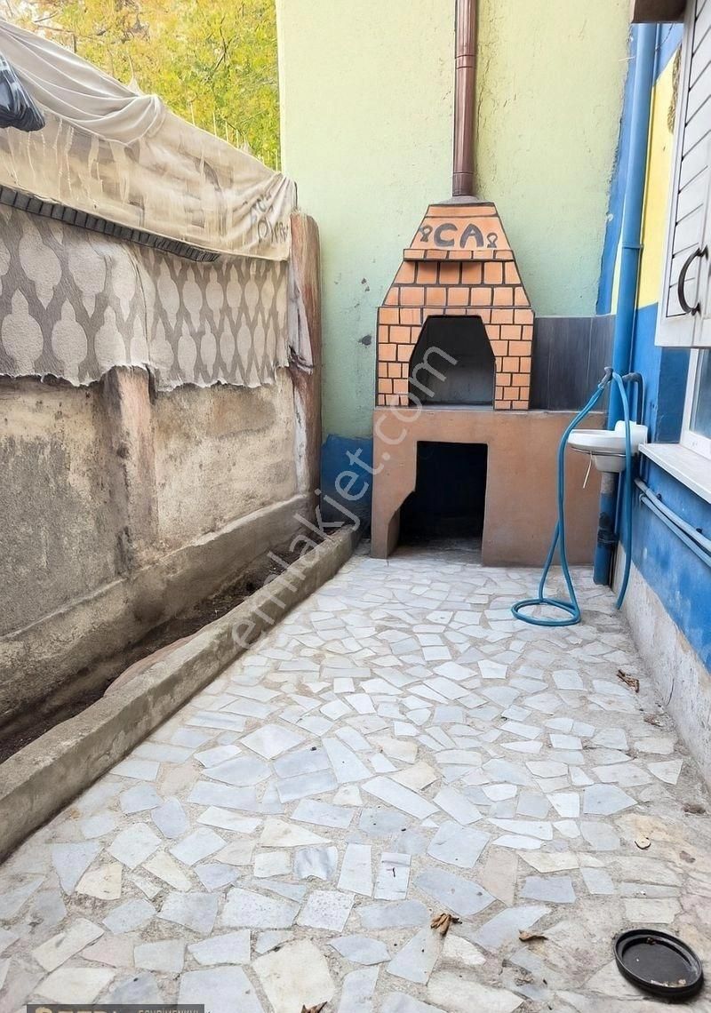 🏡 Real'den Çınarlı Mahallesi’nde Merkezi Konumda, Bahçeli 2 Katlı Müstakil Ev! - Görsel 8