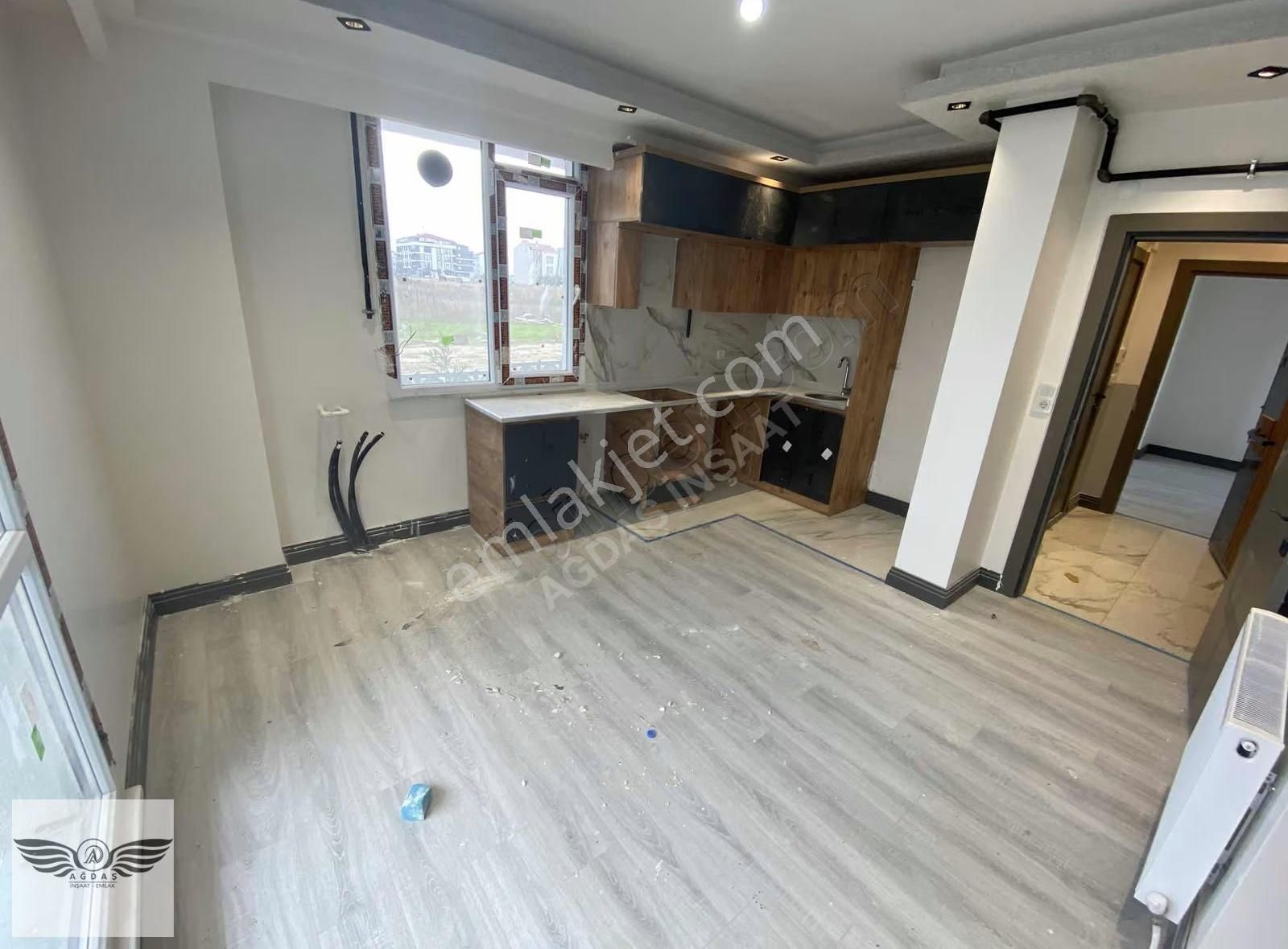 Kapaklı Bahçelievlerde 1+1 Ön Cephe Sıfır Daire - Görsel 2