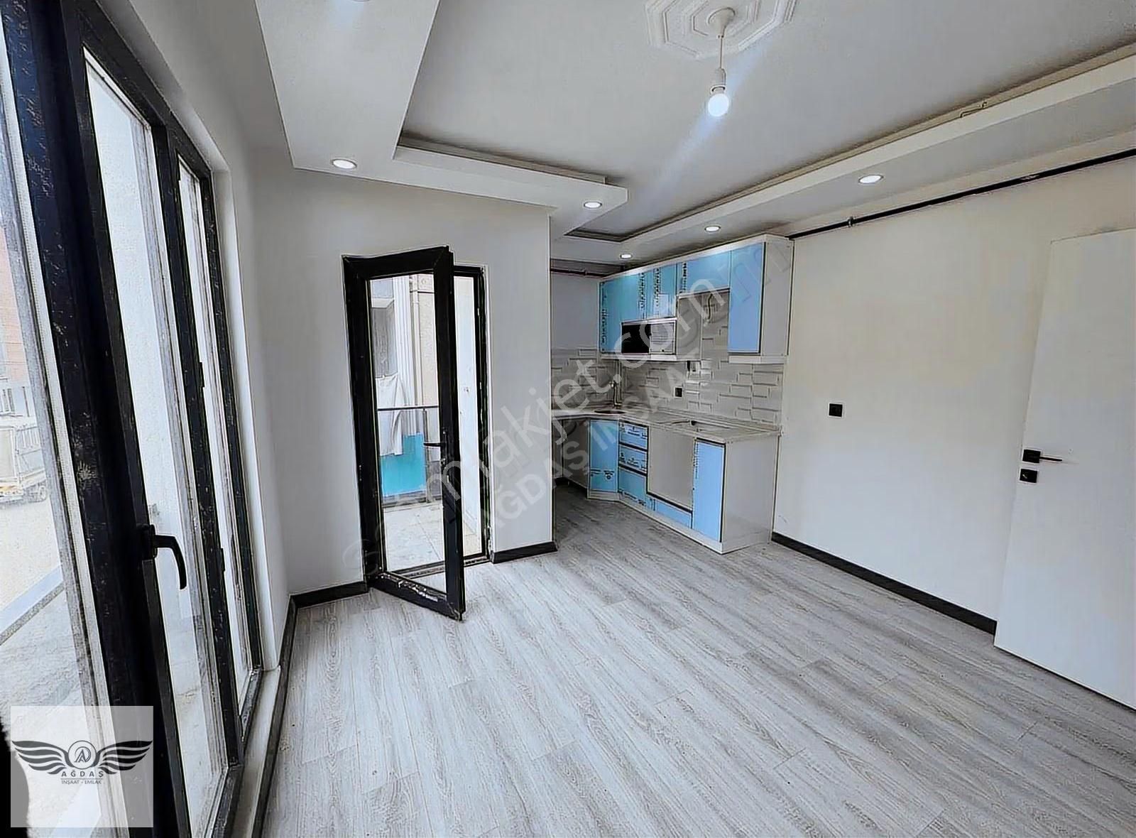 Merkezi Konumda 1+1 Ara Kat Sıfır Kat Mulkiyetli Satılık Daire