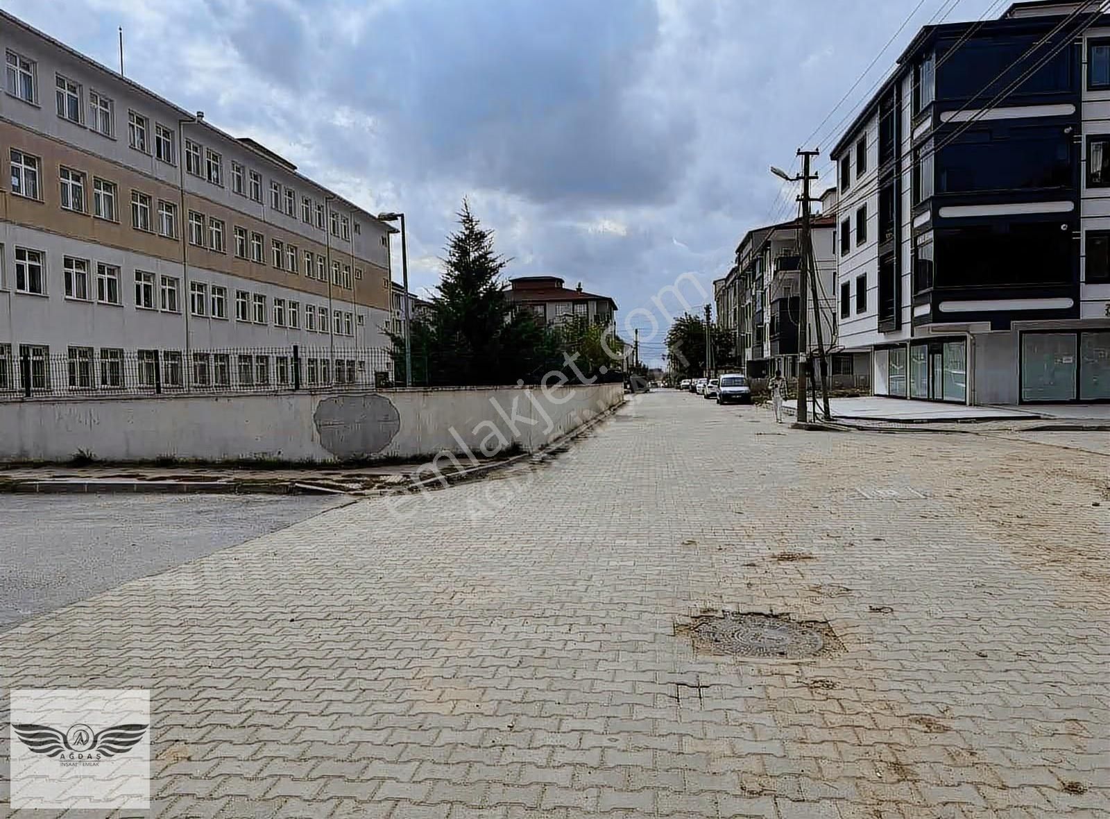 Merkezi Konumda 1+1 Ara Kat Sıfır Kat Mulkiyetli Satılık Daire - Görsel 21