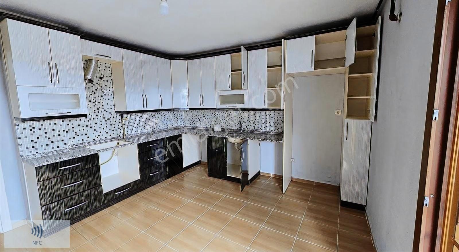 Bornova Kiralık 3+1 Daire - Görsel 17