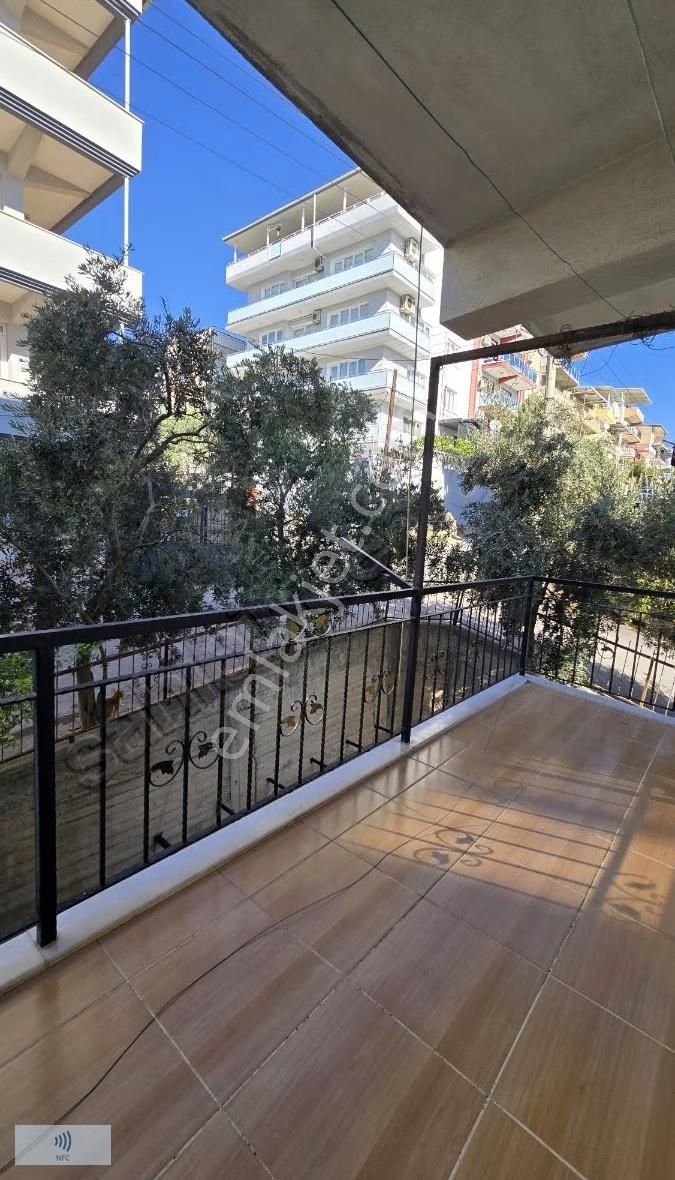 Bornova Kiralık 3+1 Daire - Görsel 14