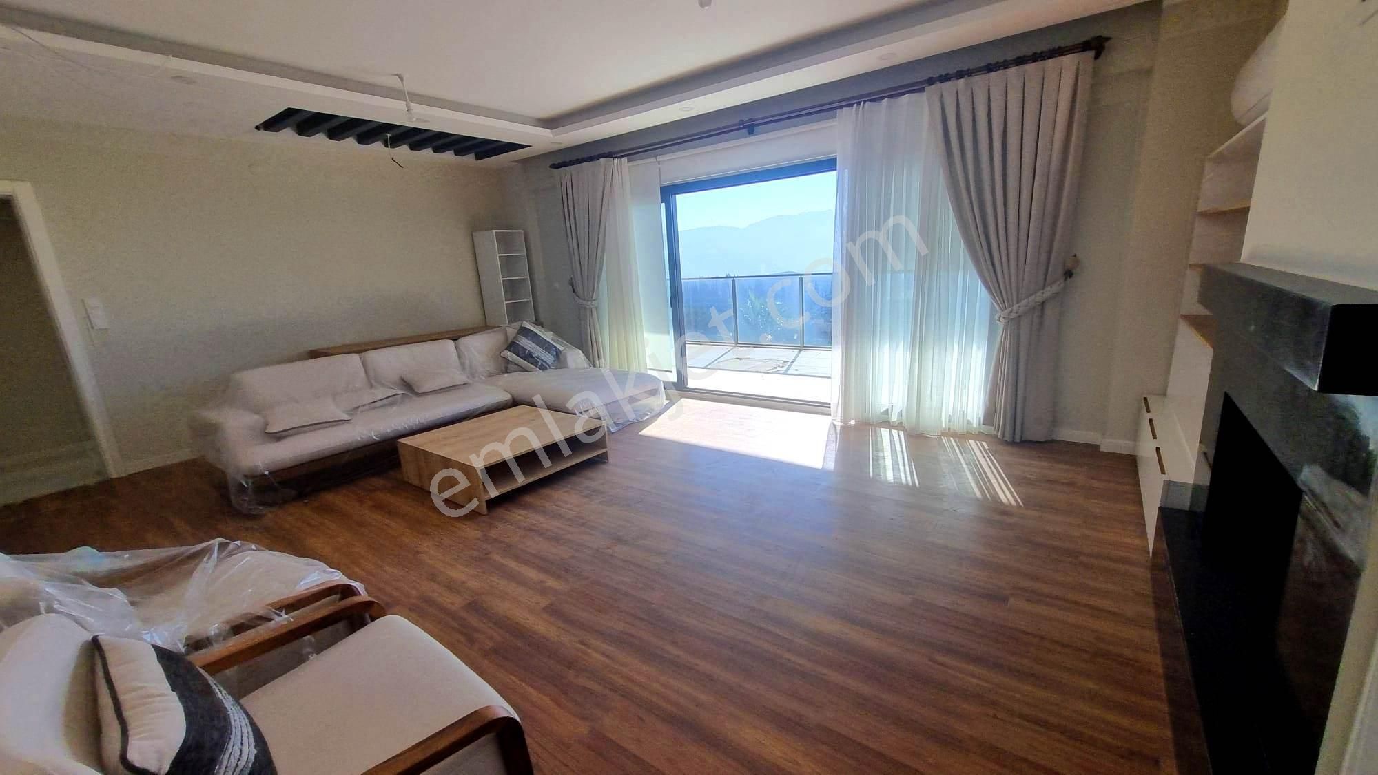 Yaylaköy'de Deniz Manzaralı Havuzlu 5+2 Müstakil Sıfır Villa - Görsel 14