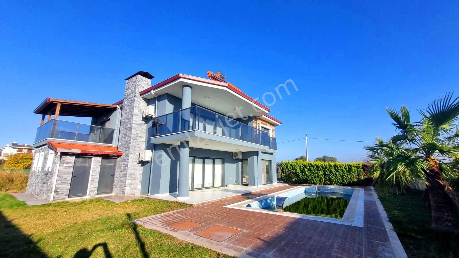 Yaylaköy'de Deniz Manzaralı Havuzlu 5+2 Müstakil Sıfır Villa - Görsel 4