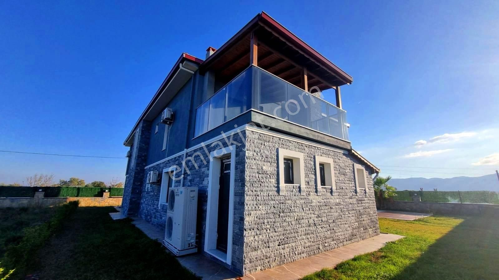 Yaylaköy'de Deniz Manzaralı Havuzlu 5+2 Müstakil Sıfır Villa - Görsel 6