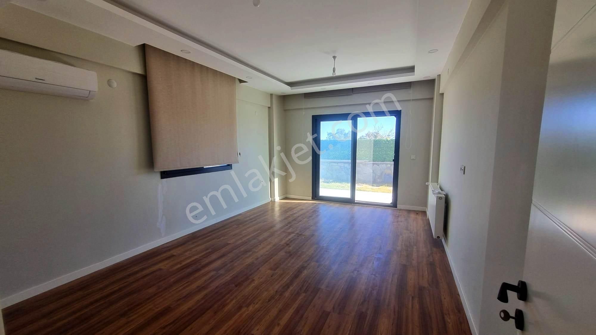 Yaylaköy'de Deniz Manzaralı Havuzlu 5+2 Müstakil Sıfır Villa - Görsel 26